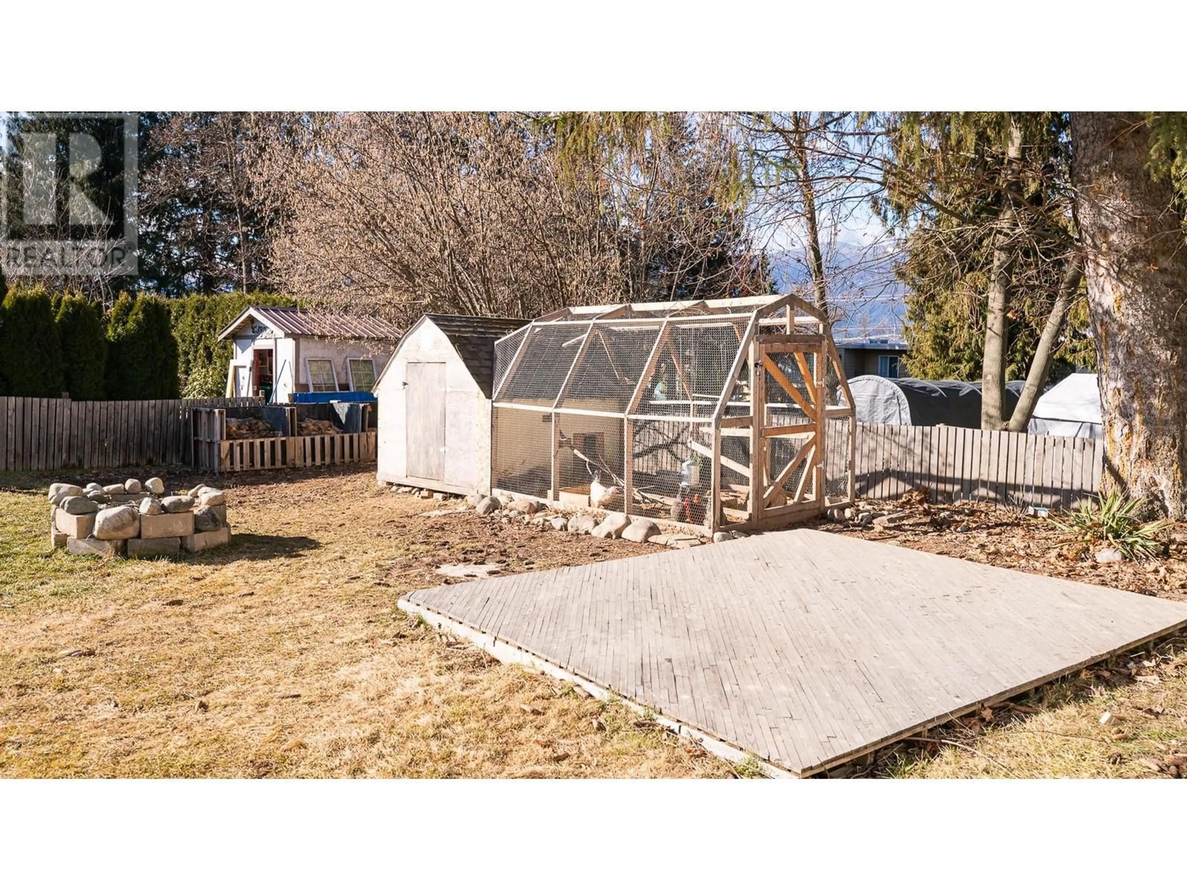 Shed for 205 19TH Avenue S, Creston British Columbia V0B1G5