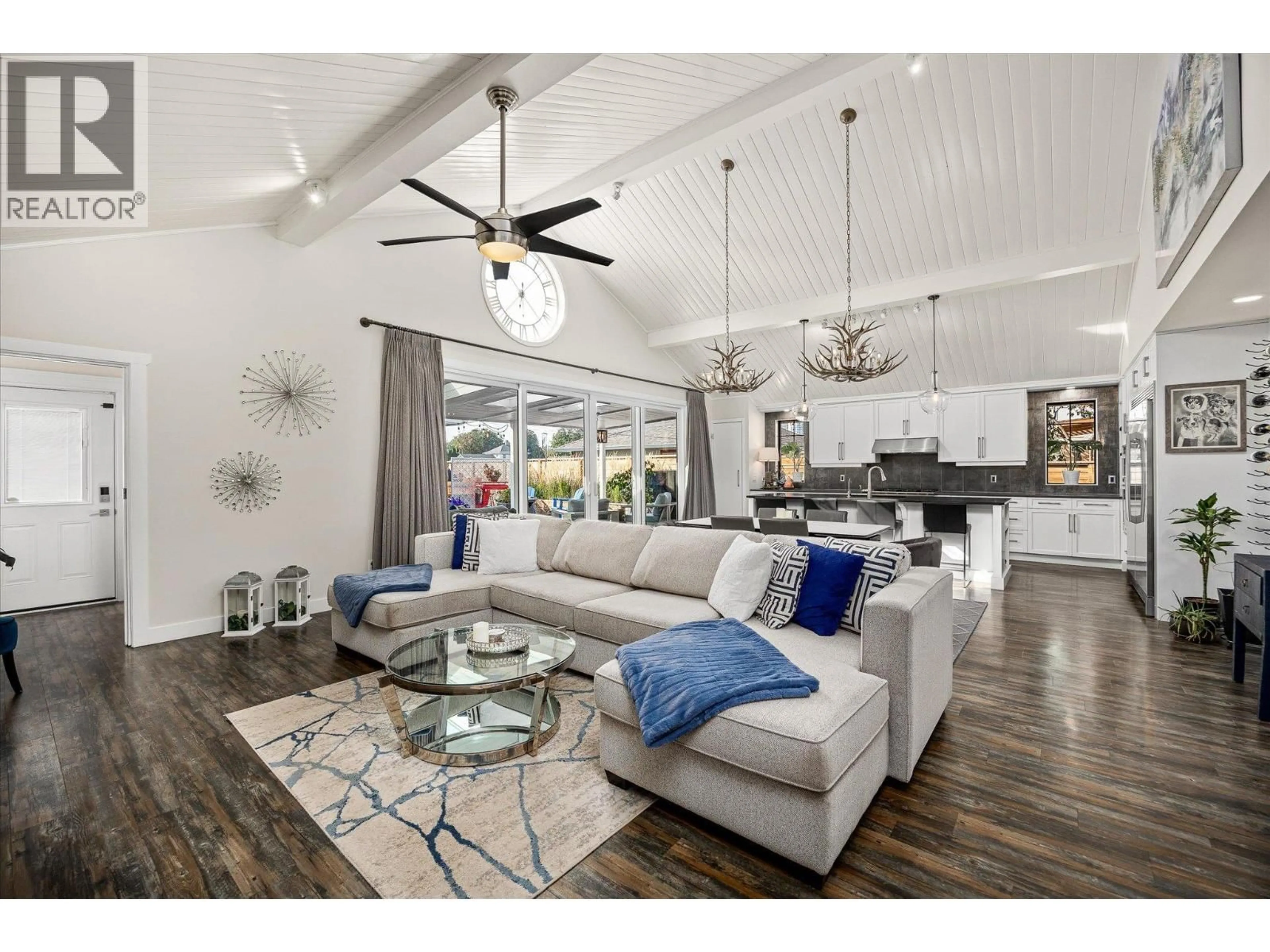 Living room with furniture, unknown for 963 STOCKWELL AVENUE, Kelowna British Columbia V1Y6W3
