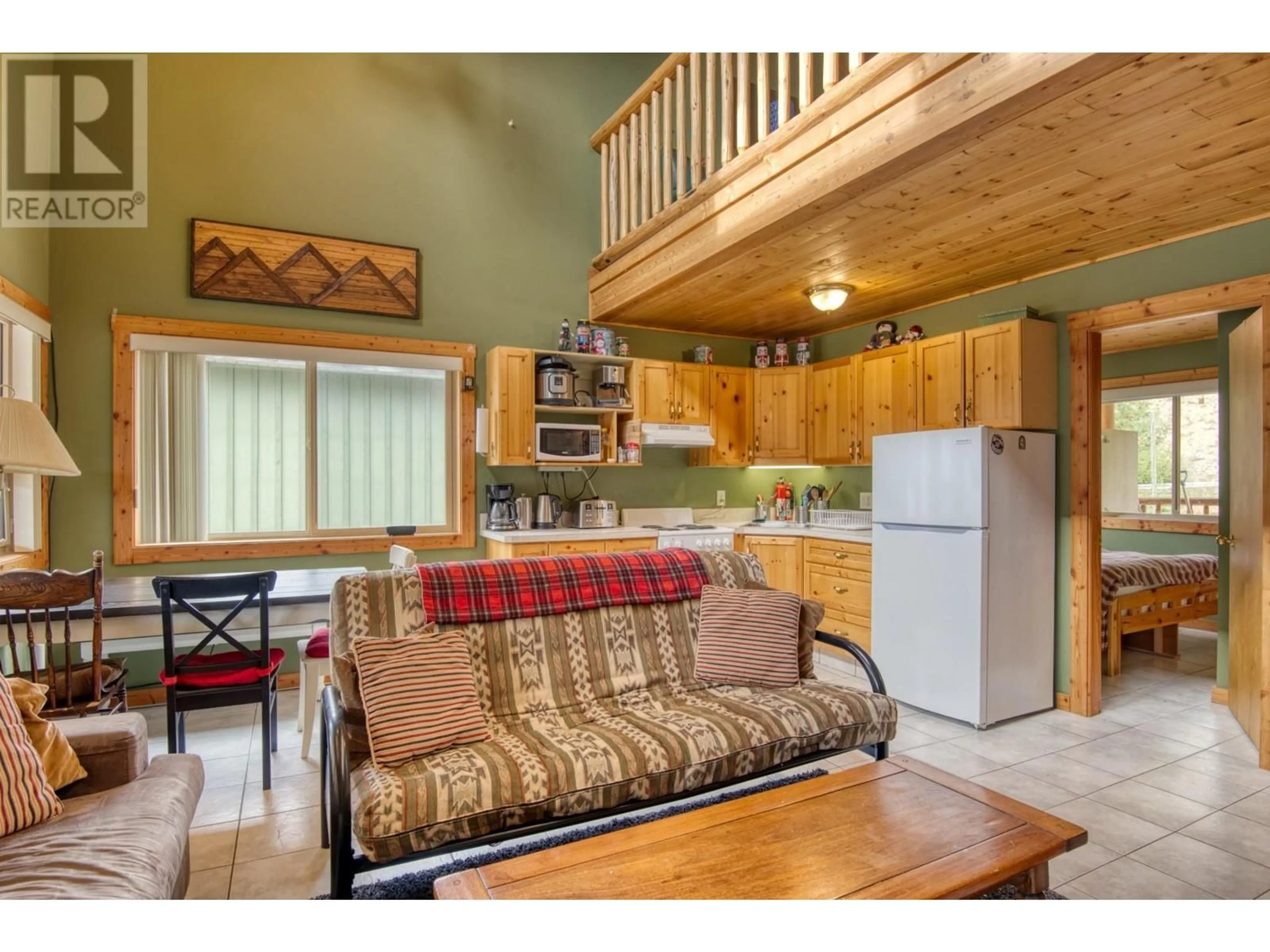 Open concept kitchen, unknown for 301 - 161 CLEARVIEW CRESCENT, Apex Mountain British Columbia V2A0E2