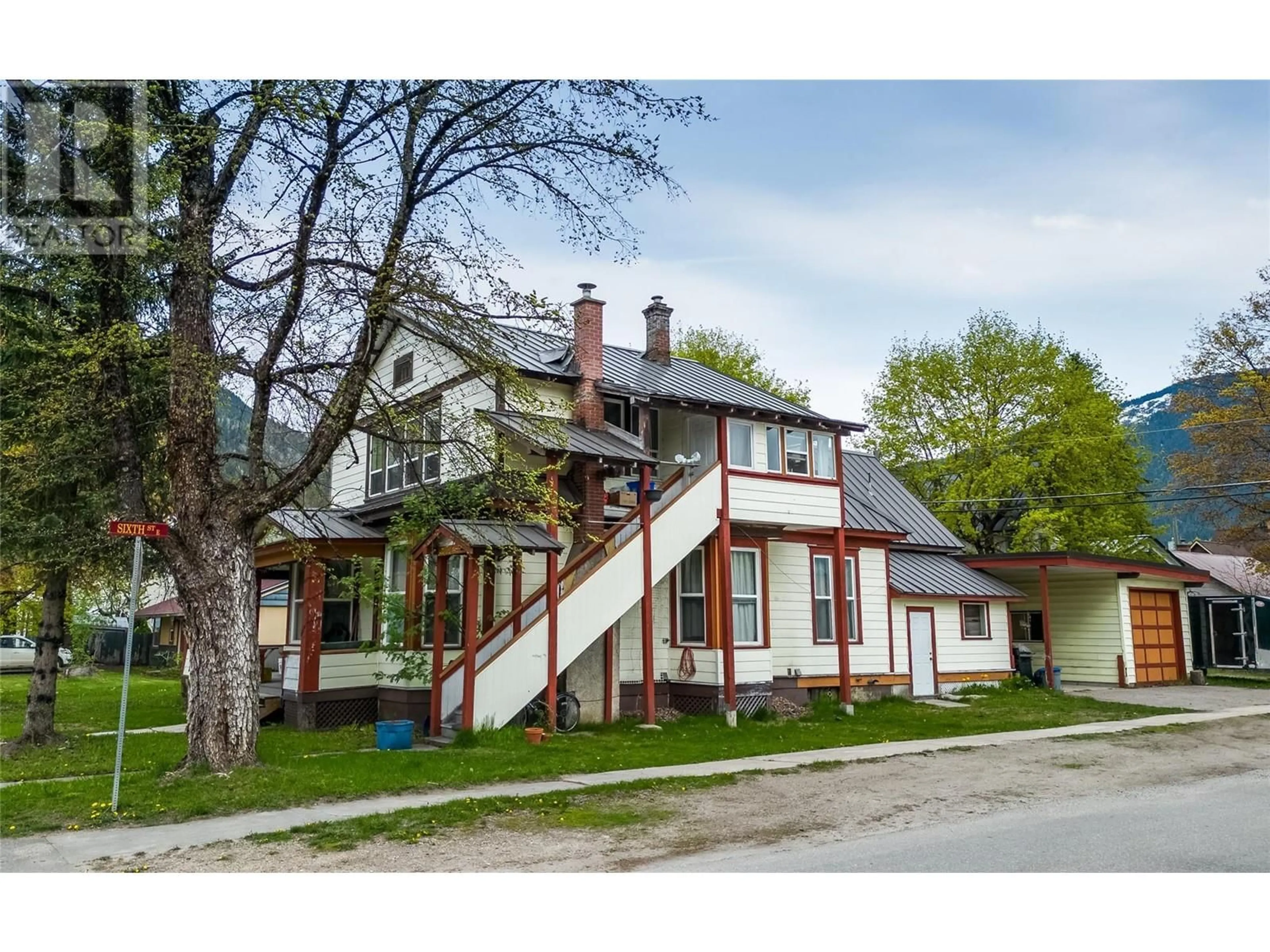 Unknown for 614 MACKENZIE AVENUE, Revelstoke British Columbia V0E2S0