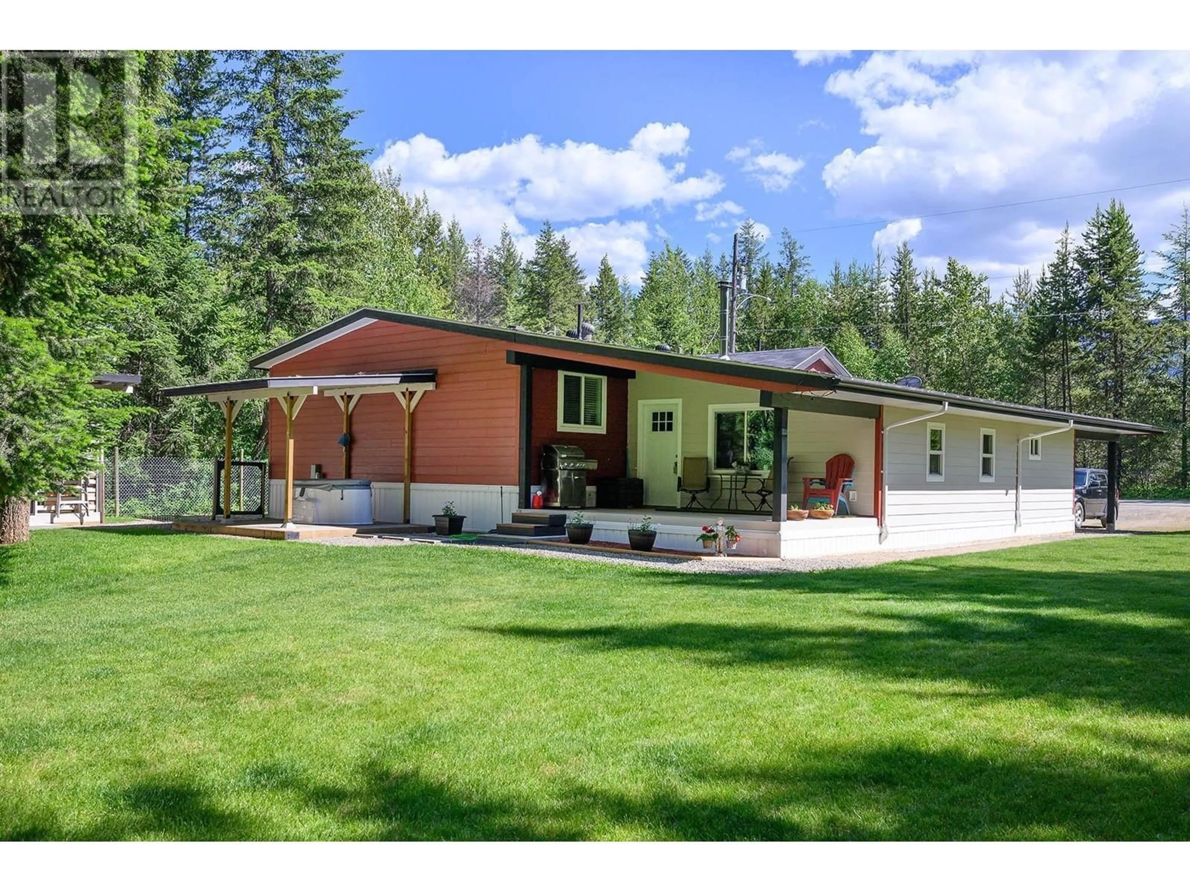 Home with vinyl exterior material, unknown for 445 WILDWOOD ROAD, Clearwater British Columbia V0E1N1