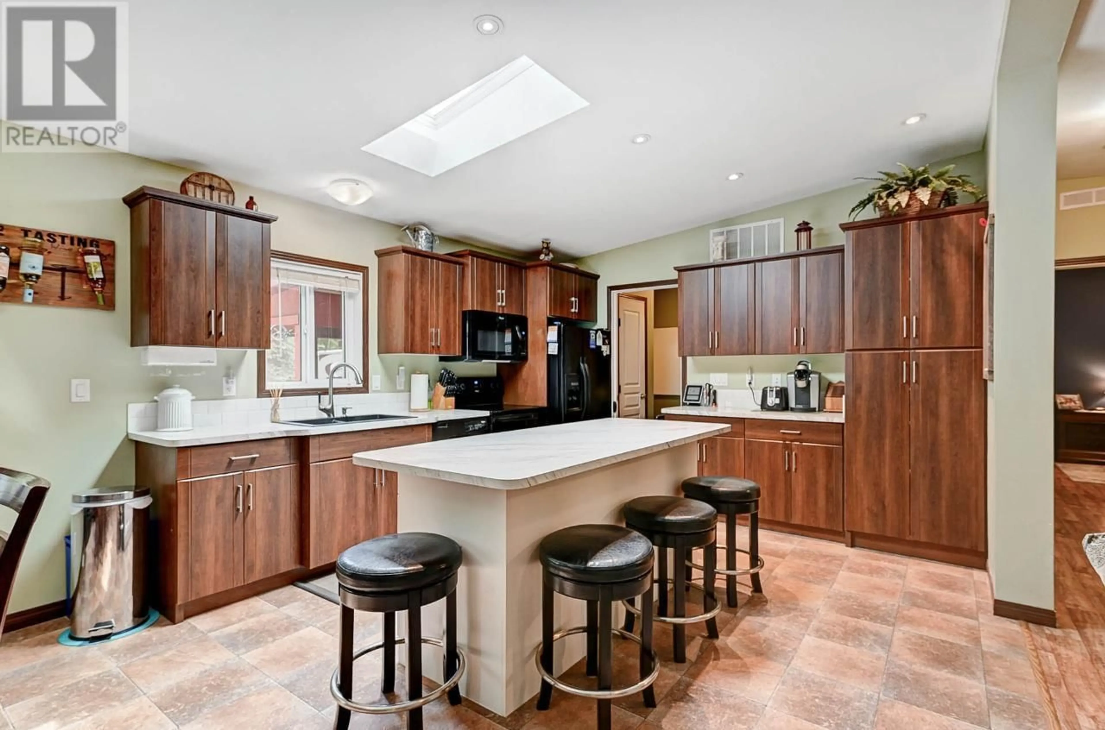 Open concept kitchen, ceramic/tile floor for 445 WILDWOOD ROAD, Clearwater British Columbia V0E1N1