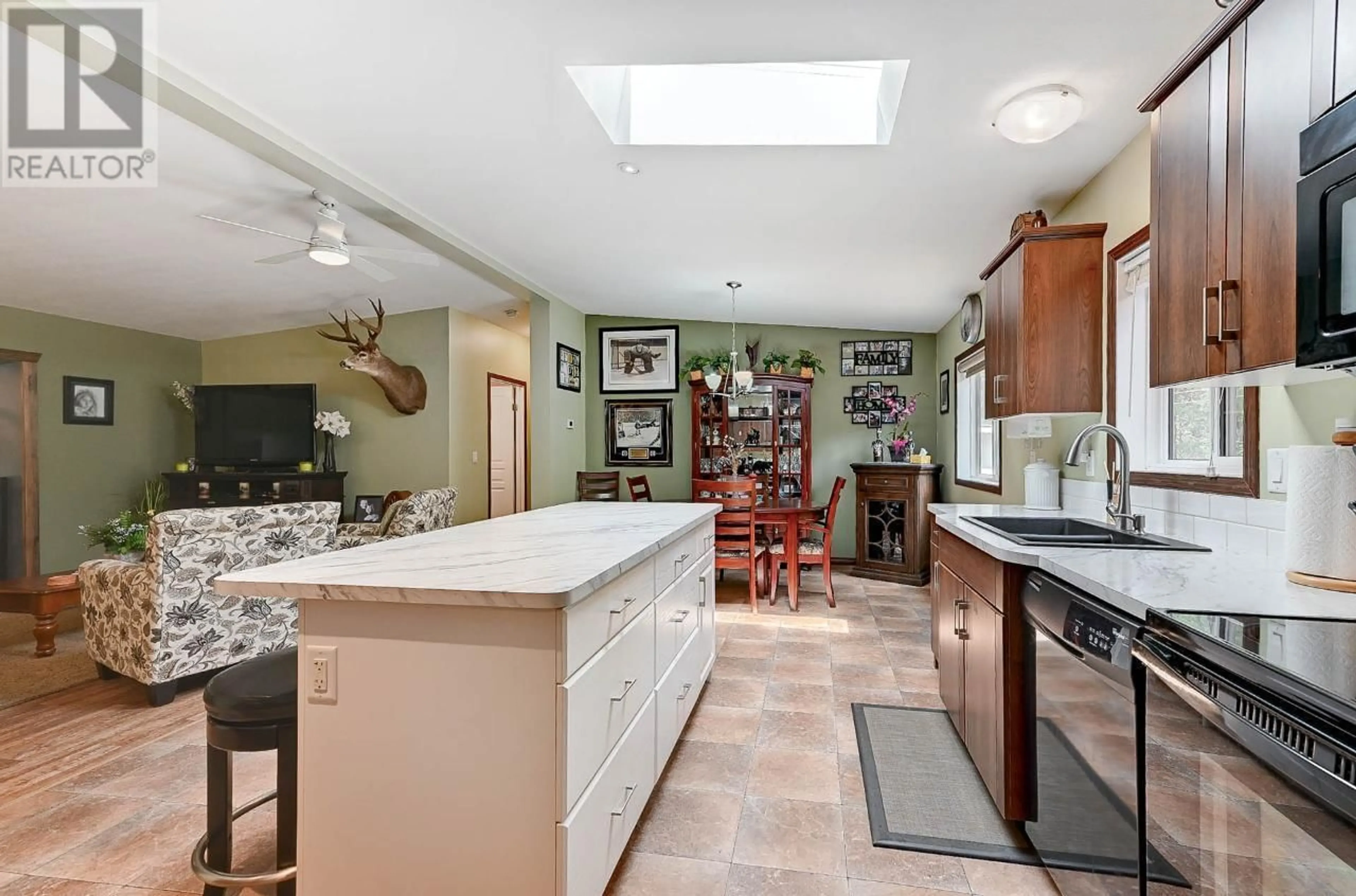 Open concept kitchen, ceramic/tile floor for 445 WILDWOOD ROAD, Clearwater British Columbia V0E1N1