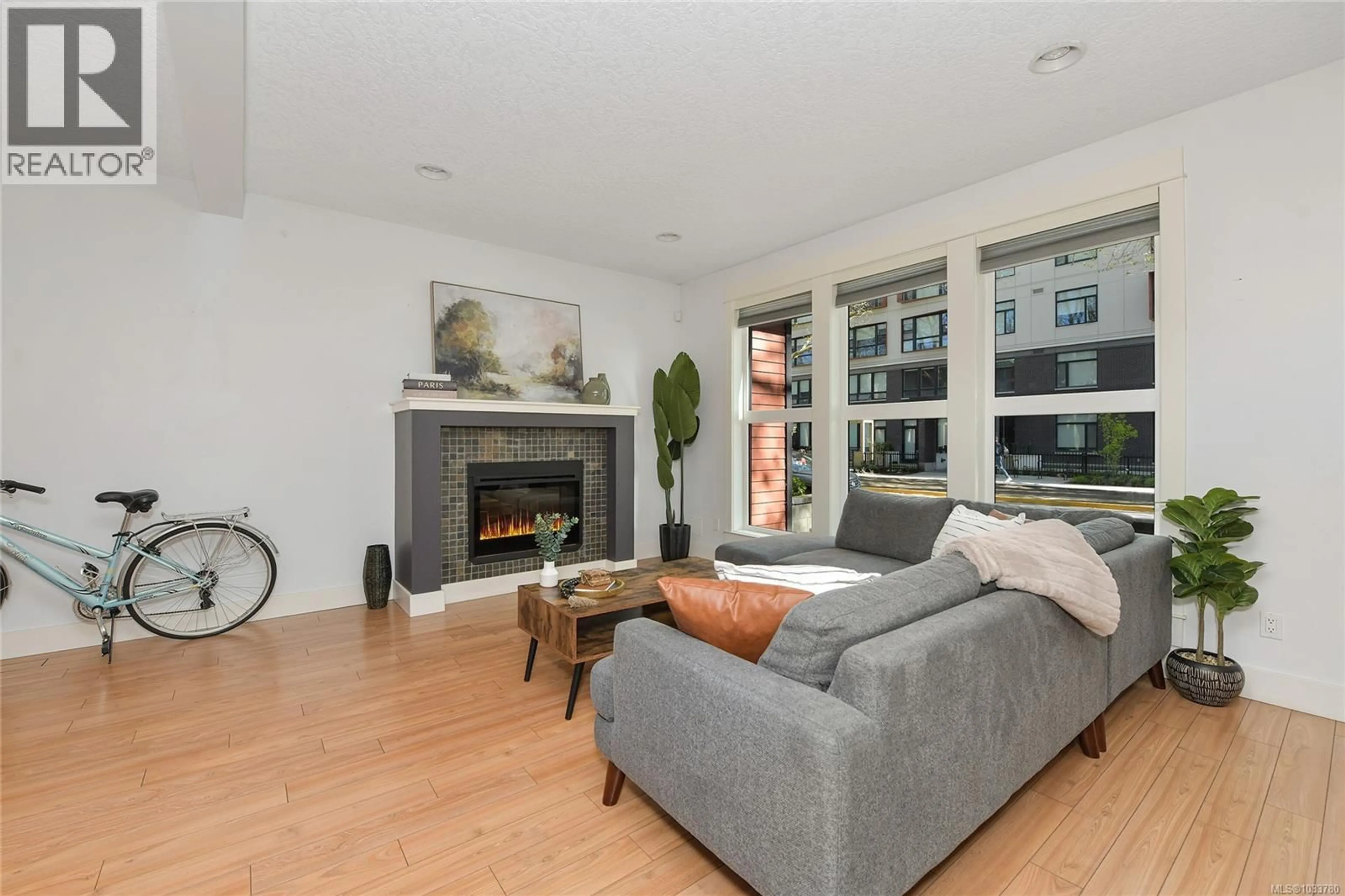Living room with furniture, unknown for 101 - 630 SPEED AVENUE, Victoria British Columbia V8Z1A4