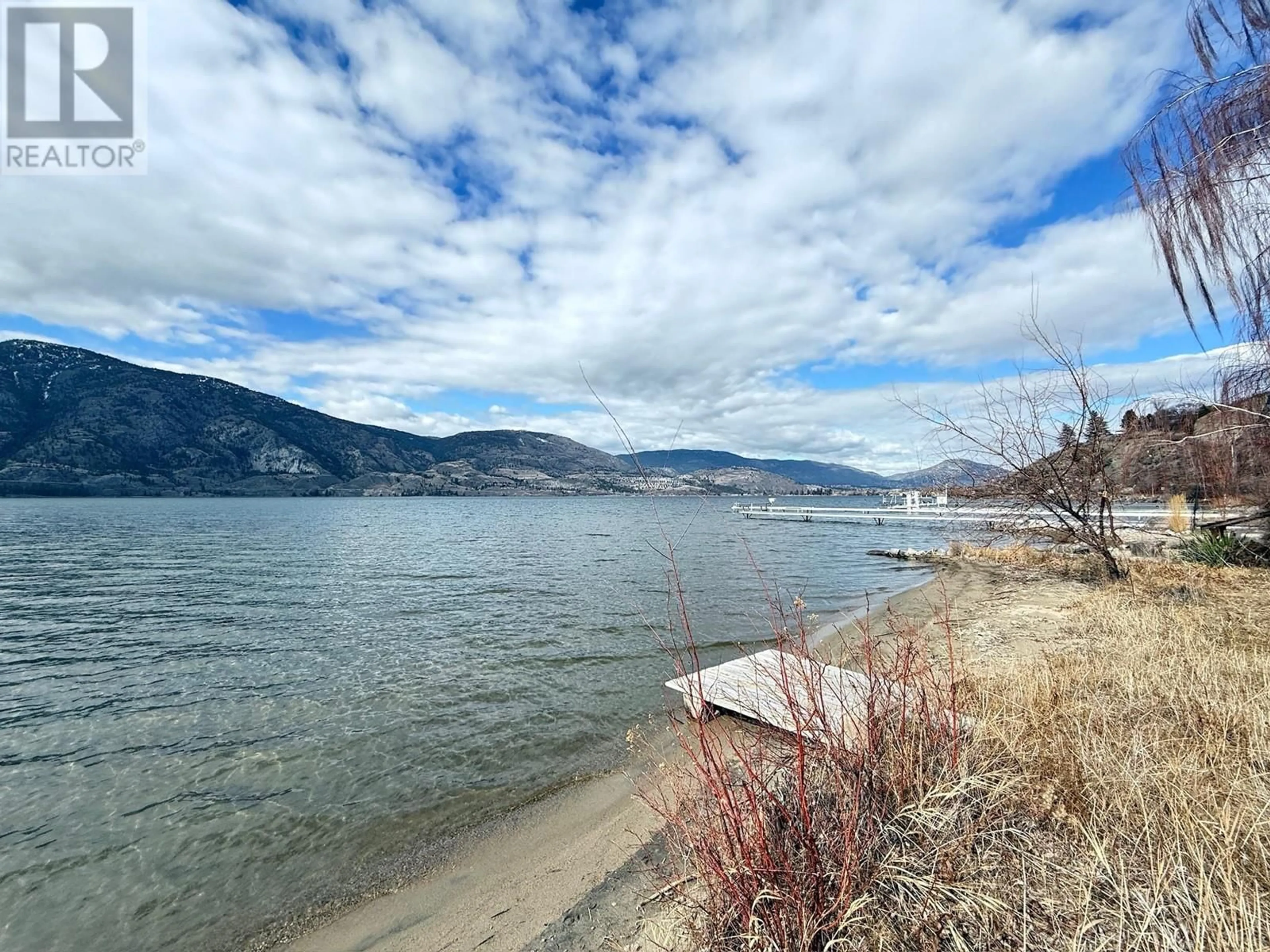 Blurry image for 4529 Lakeside Road, Penticton British Columbia V2A8W4