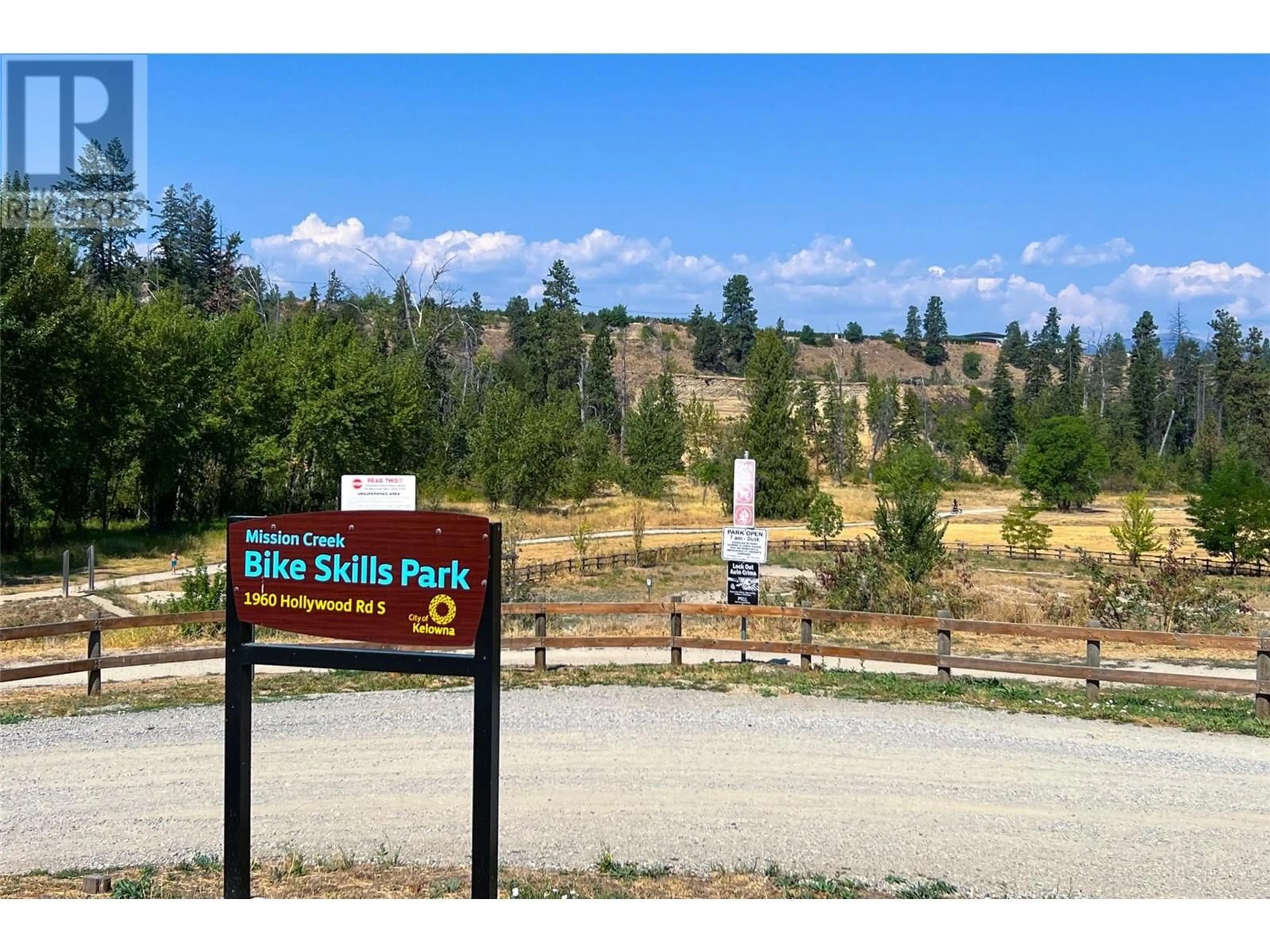 Patio, mountain view for 3078 SPRINGFIELD ROAD, Kelowna British Columbia V1X1A5