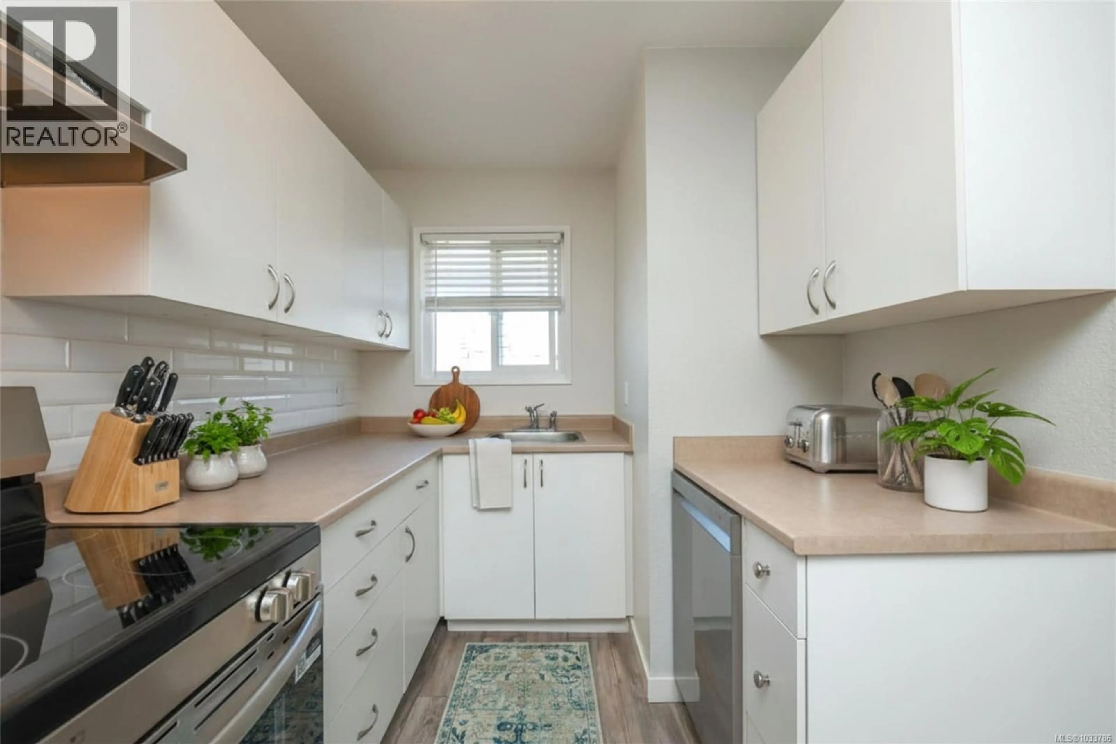 Standard kitchen, unknown for 11 - 1720 13TH STREET, Courtenay British Columbia V9N6C1
