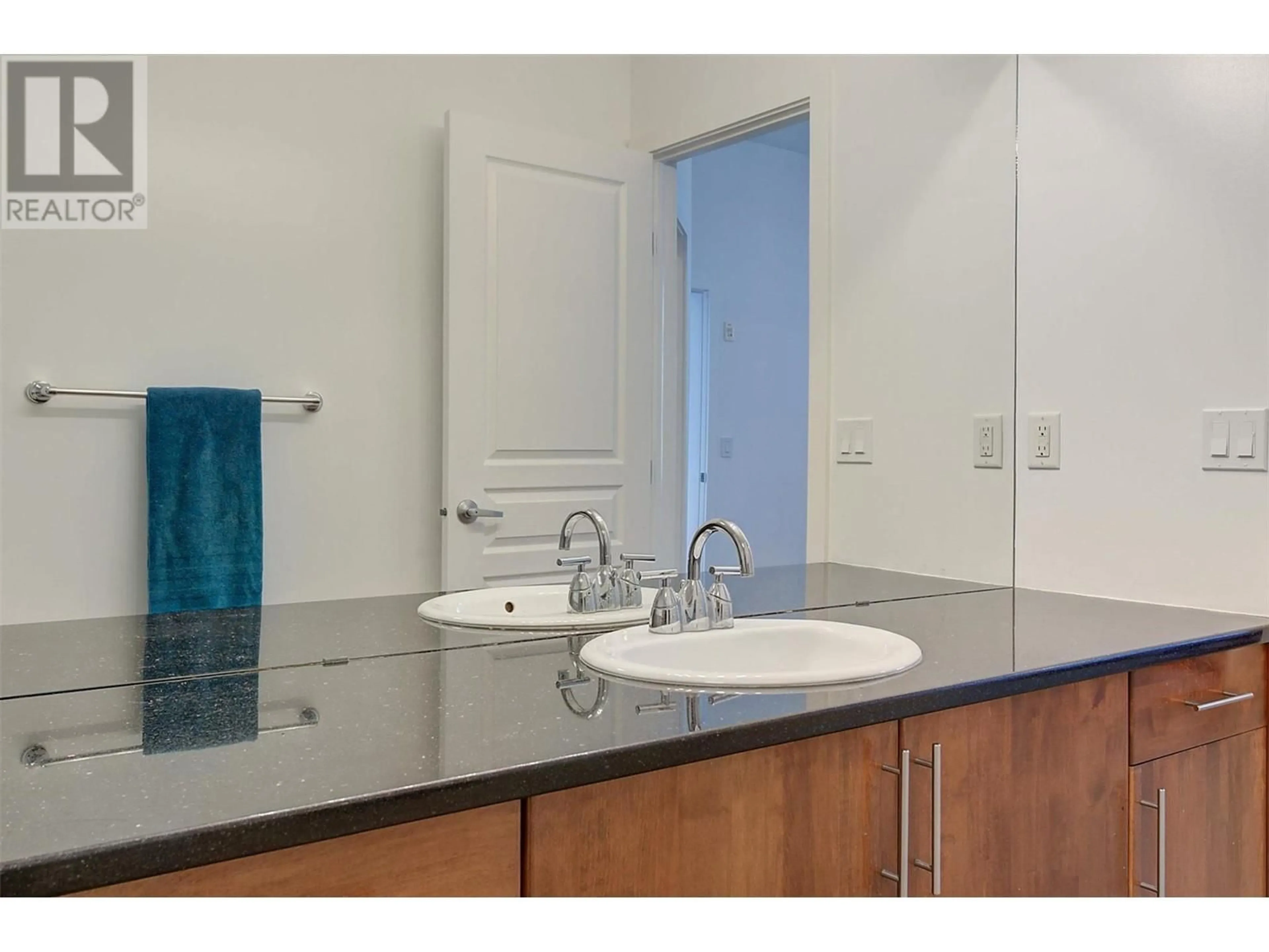 Standard bathroom, unknown for 414 - 1331 ELLIS STREET, Kelowna British Columbia V1Y1Z9