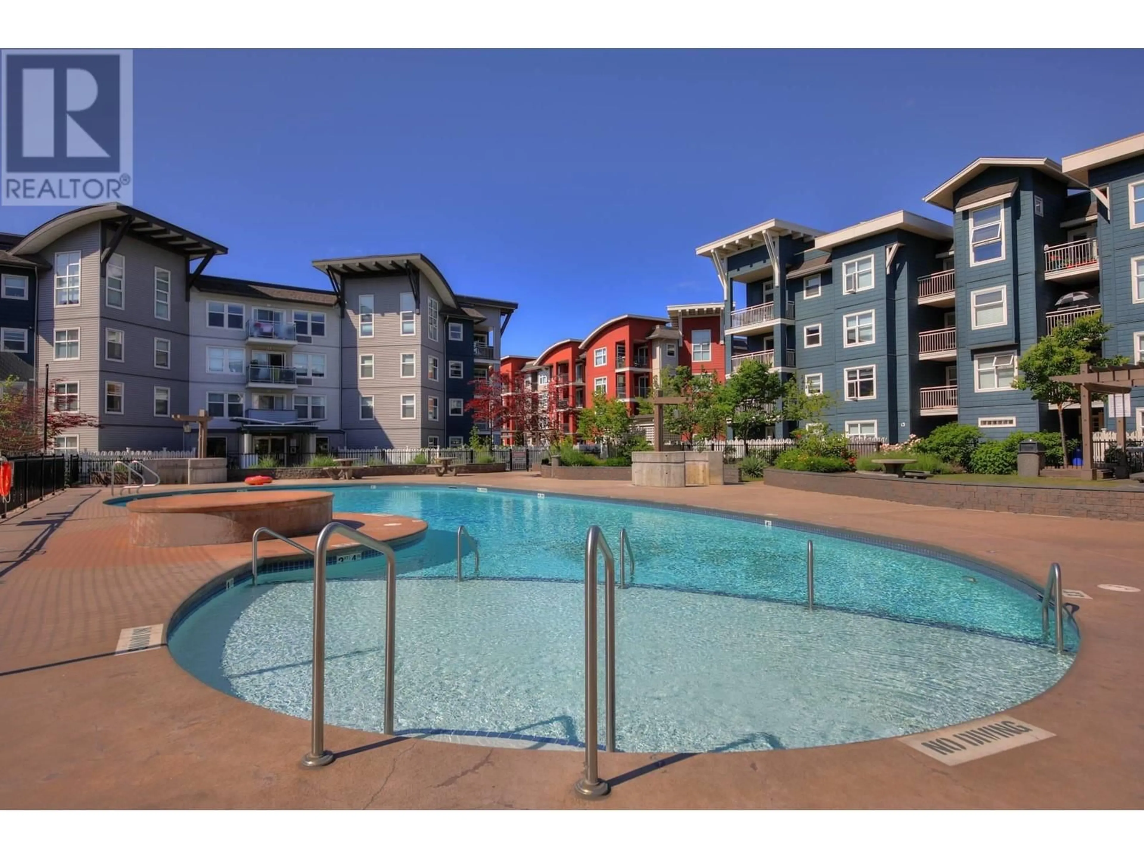 Pool for 215 - 533 YATES ROAD, Kelowna British Columbia V1V2T7