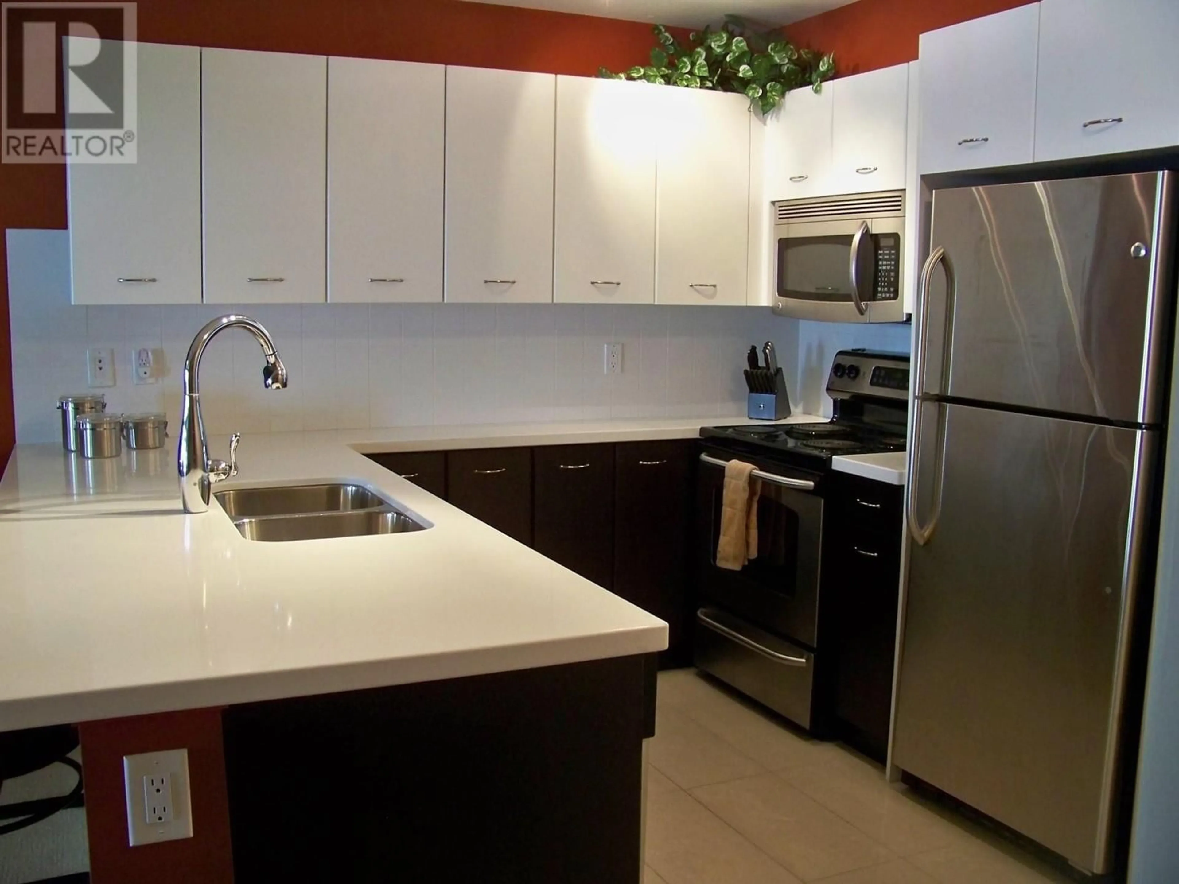 Standard kitchen, ceramic/tile floor for 215 - 533 YATES ROAD, Kelowna British Columbia V1V2T7