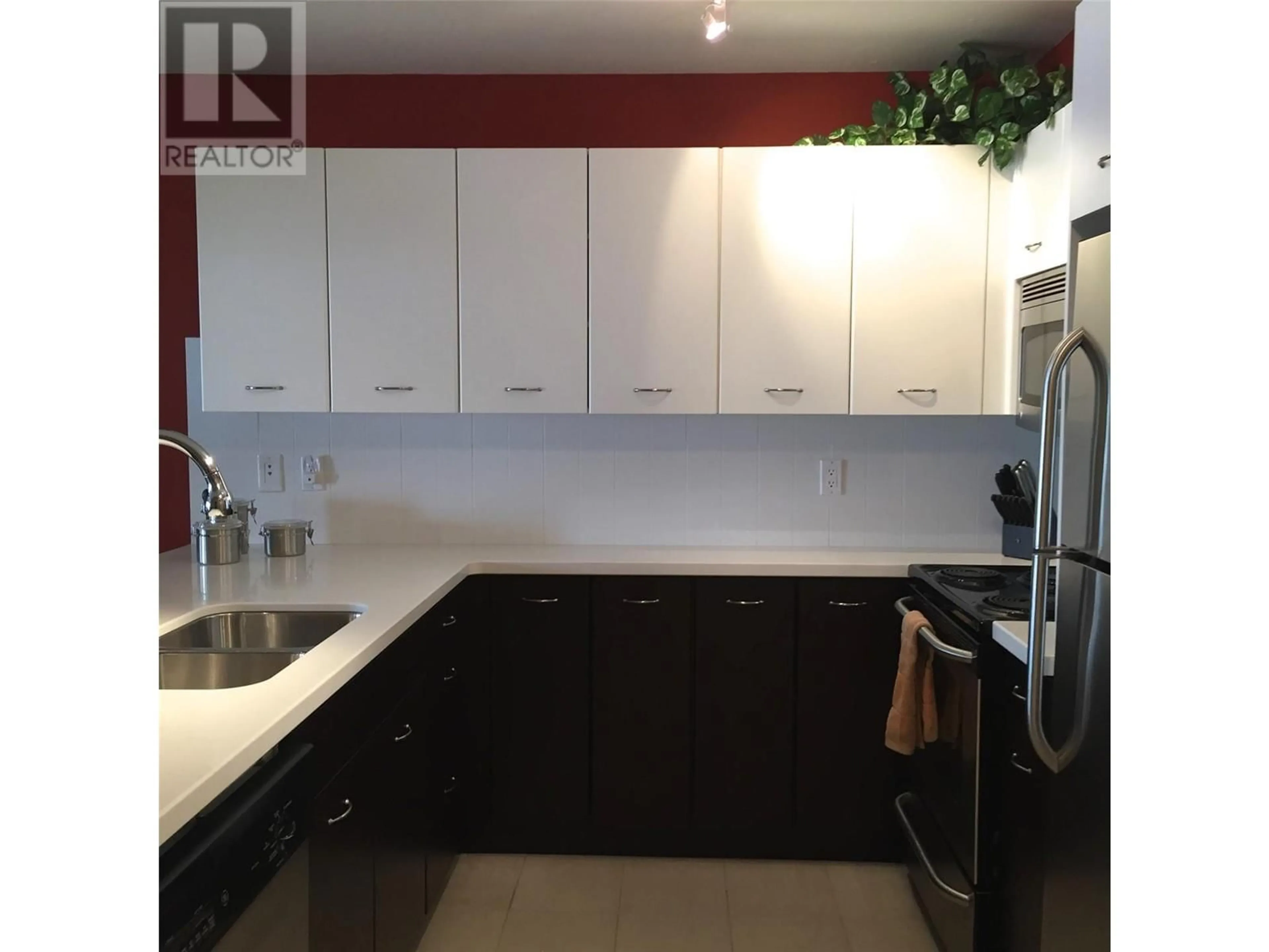 Standard kitchen, unknown for 215 - 533 YATES ROAD, Kelowna British Columbia V1V2T7