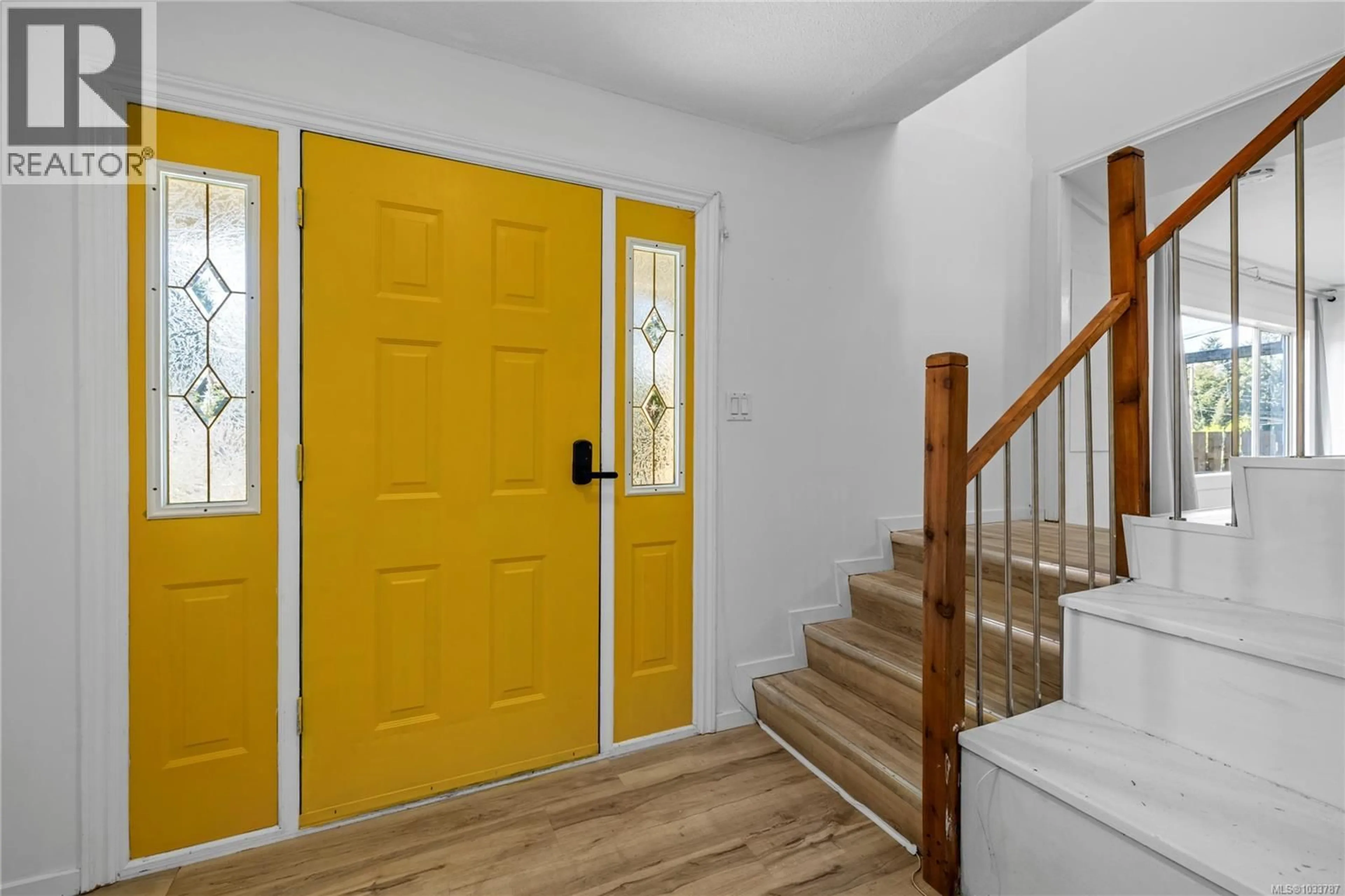 Indoor entryway for 3932 MACISAAC DRIVE, Nanaimo British Columbia V9T2V3