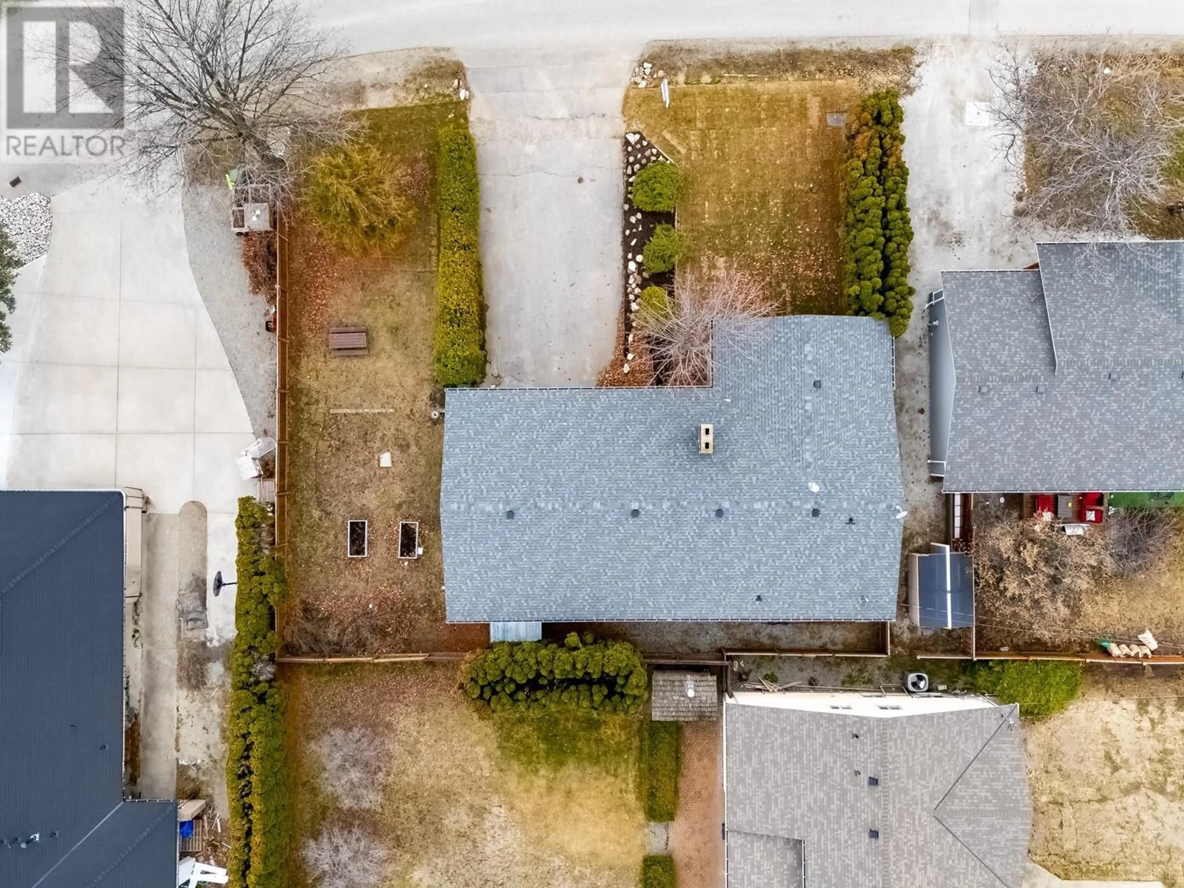 A pic from outside/outdoor area/front of a property/back of a property/a pic from drone, street for 580 Kelview Road, West Kelowna British Columbia V1Z1E3