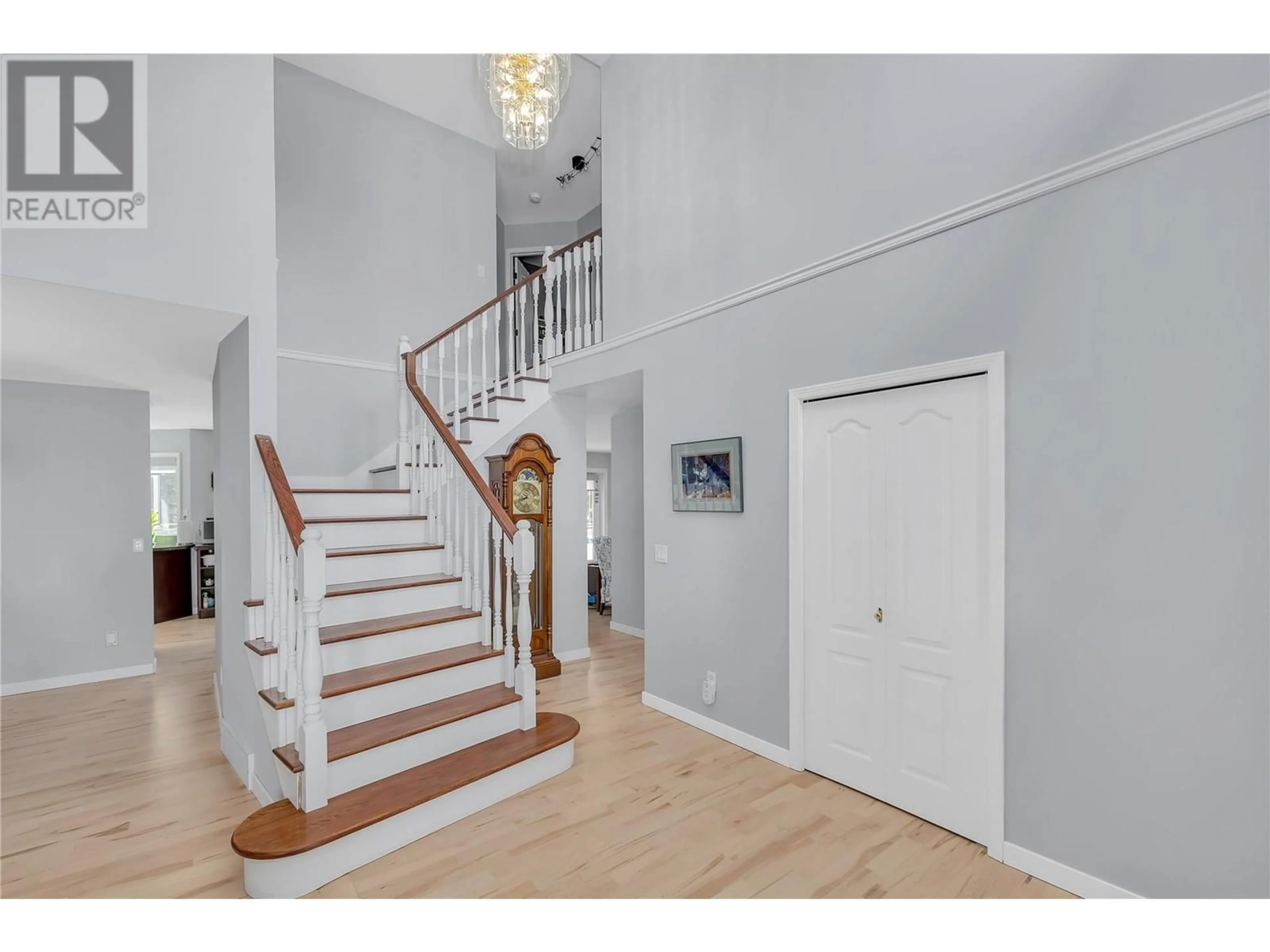 Indoor foyer for 2390 KARLI COURT, West Kelowna British Columbia V4T1T5