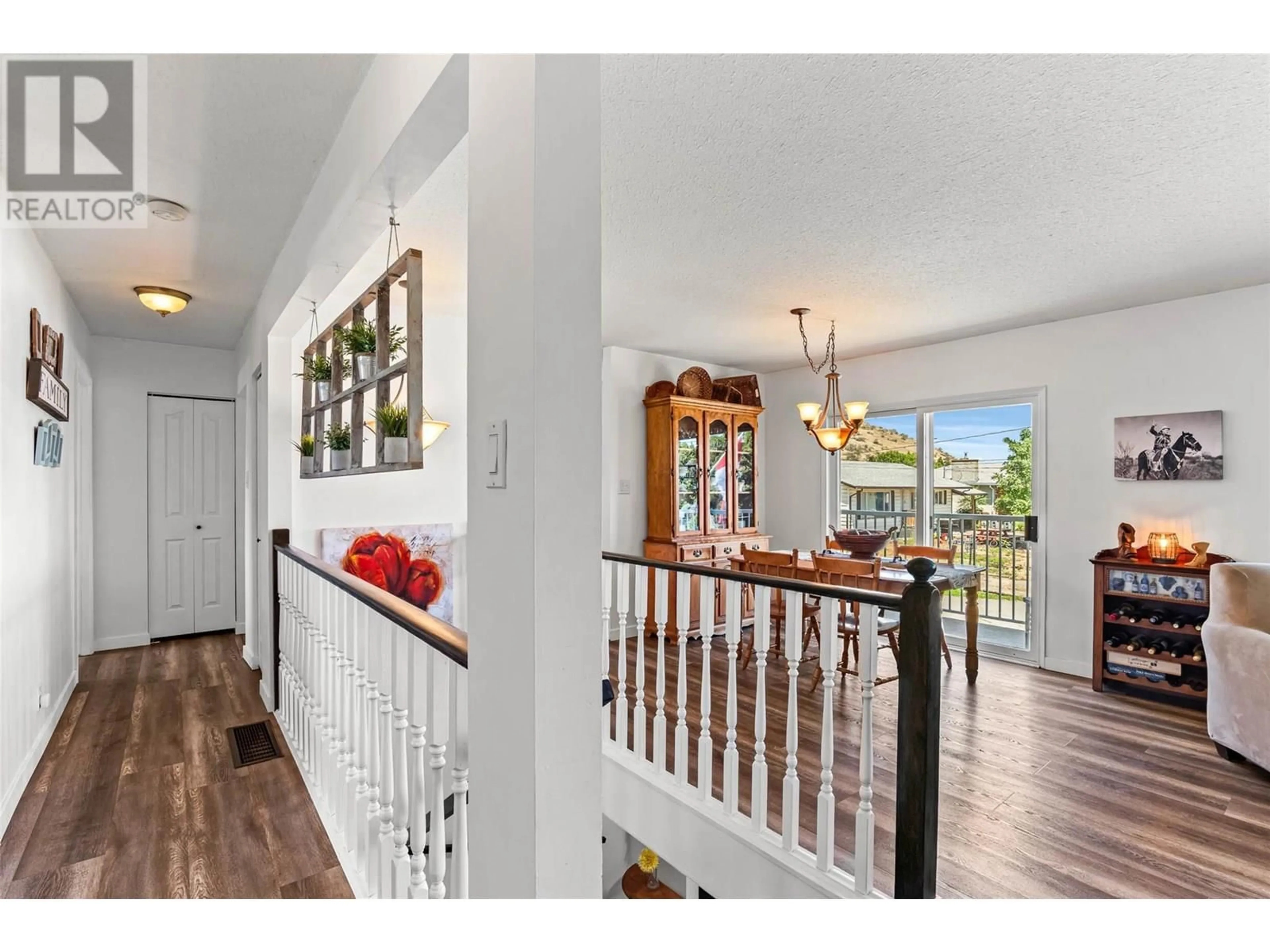 Indoor entryway for 1683 SHERIDAN DRIVE, Kamloops British Columbia V2B6B1