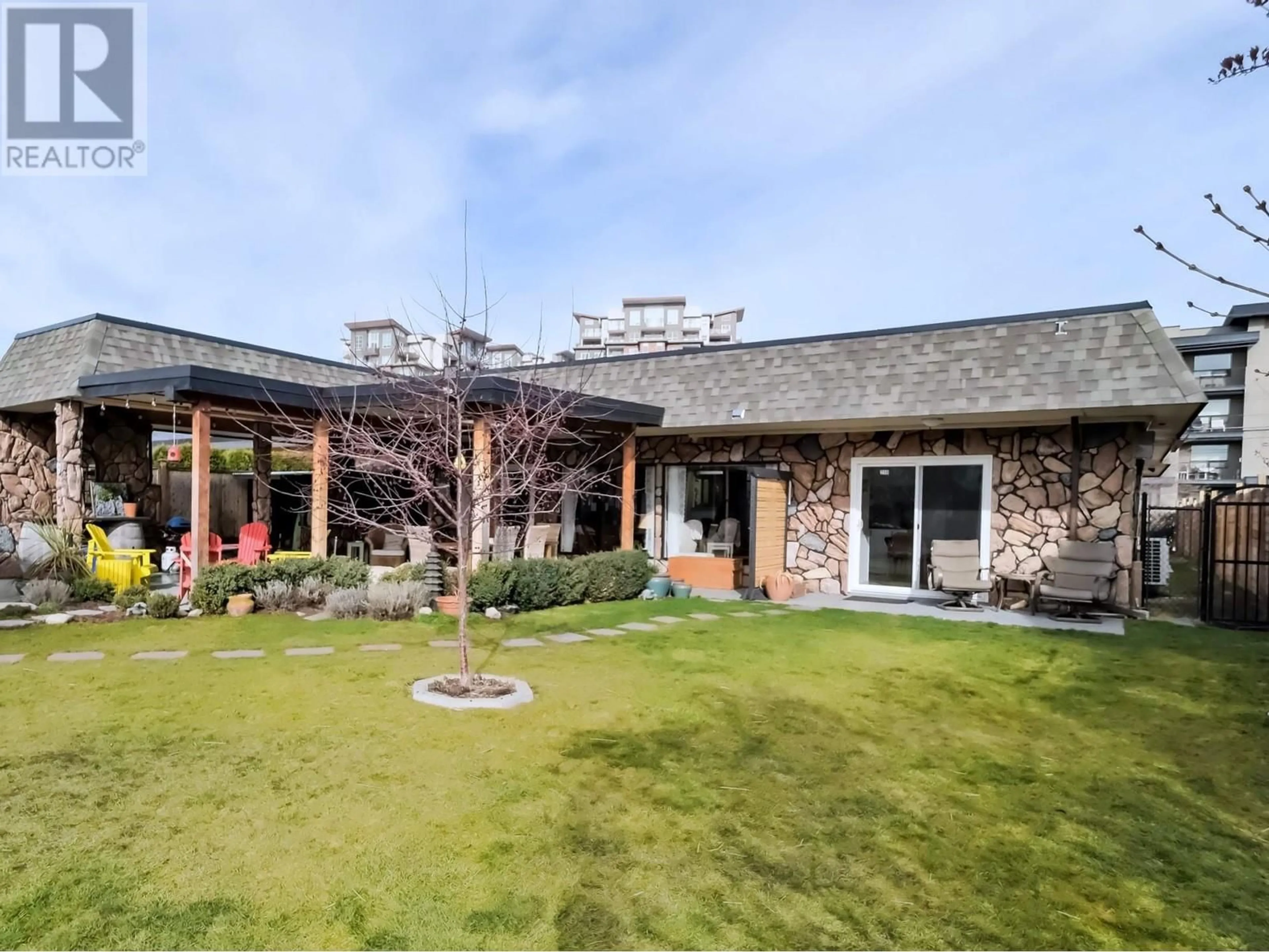 Patio, unknown for 210 YORKTON AVENUE, Penticton British Columbia V2A3V2