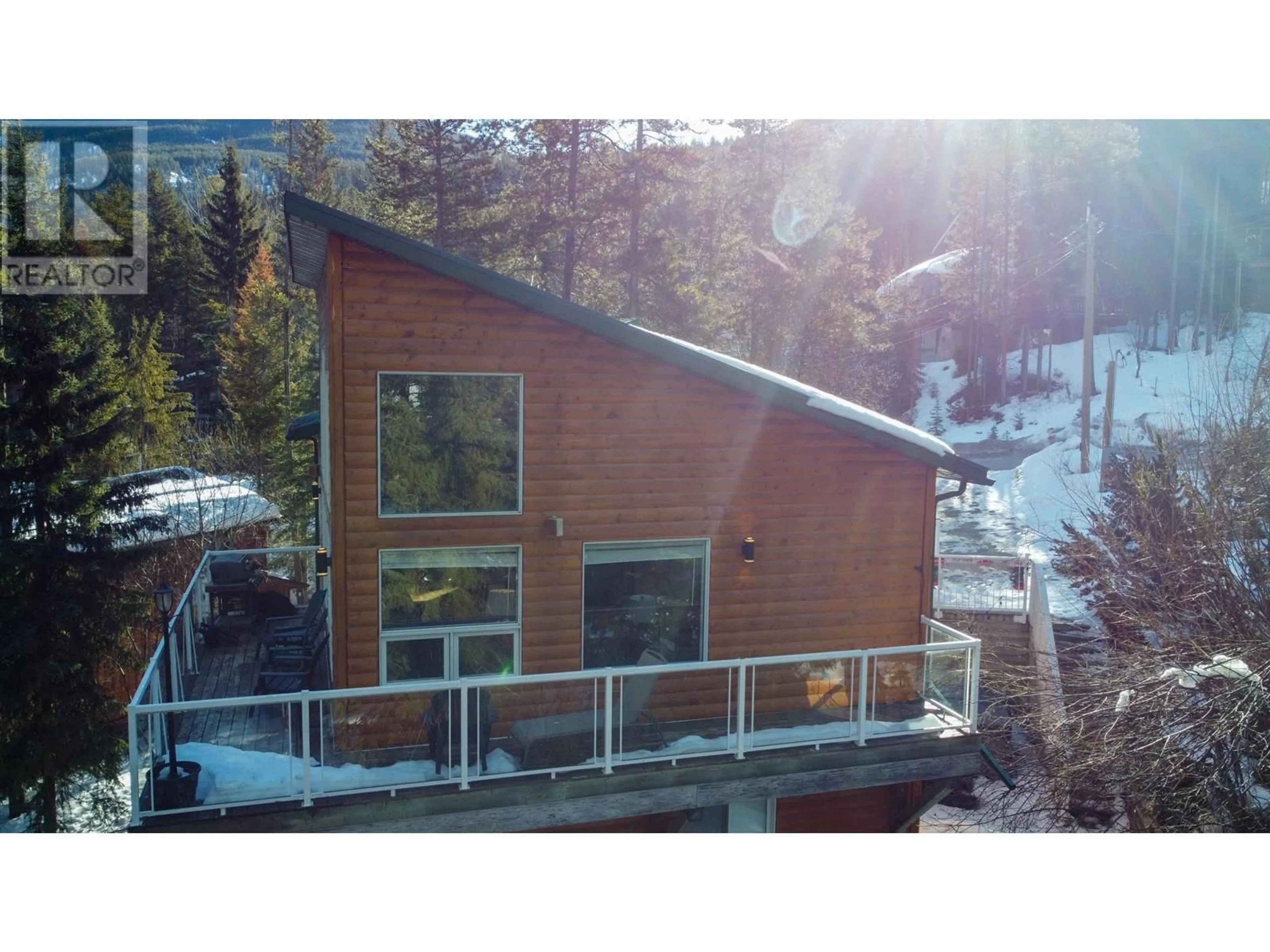 A pic from outside/outdoor area/front of a property/back of a property/a pic from drone, unknown for 2136 PANORAMA Drive, Panorama British Columbia V0A1T0