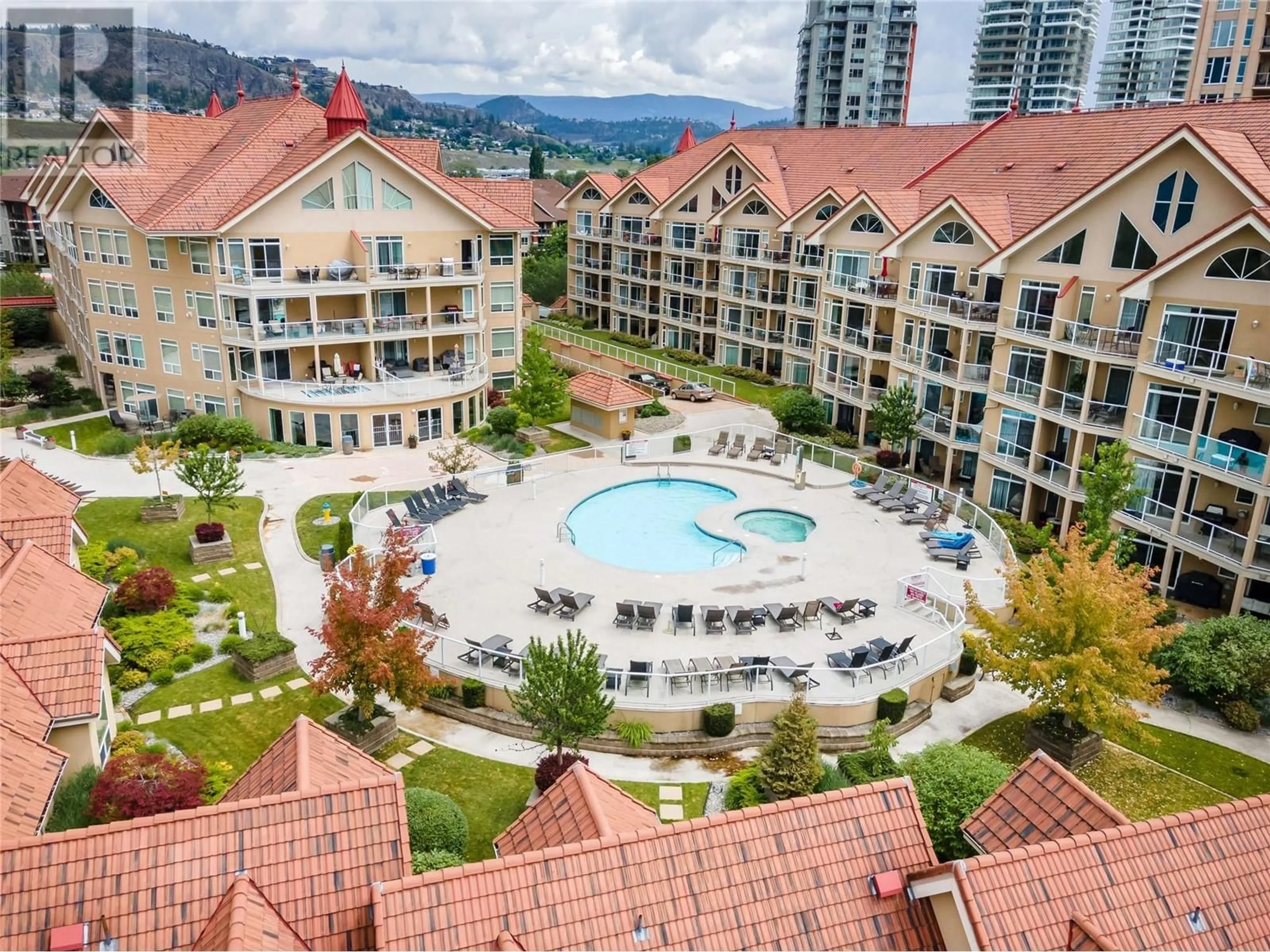 Pool for 432 - 1088 SUNSET DRIVE, Kelowna British Columbia