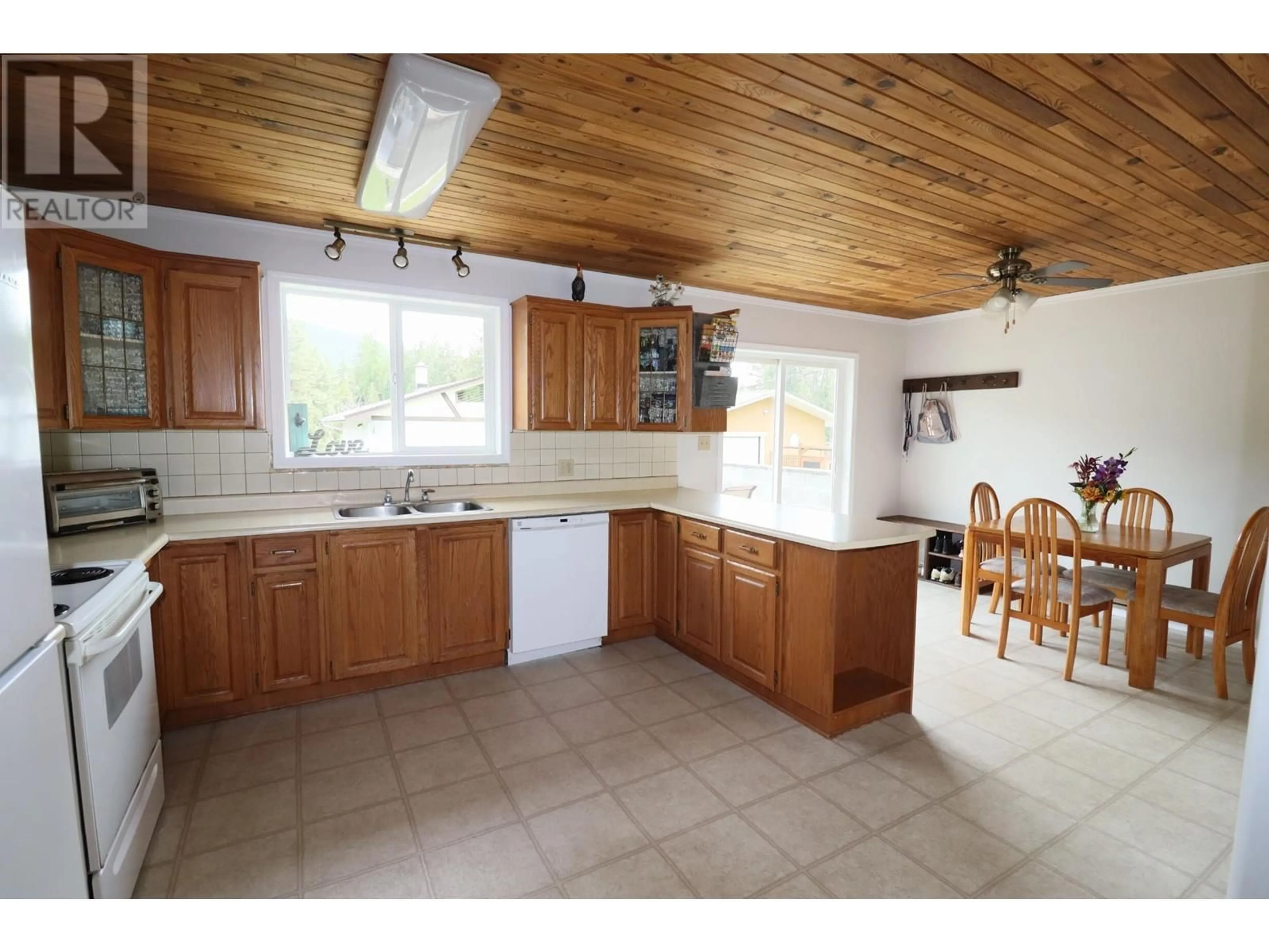 Standard kitchen, ceramic/tile floor for 40 CHASE ROAD, Christina Lake British Columbia V0H1E0