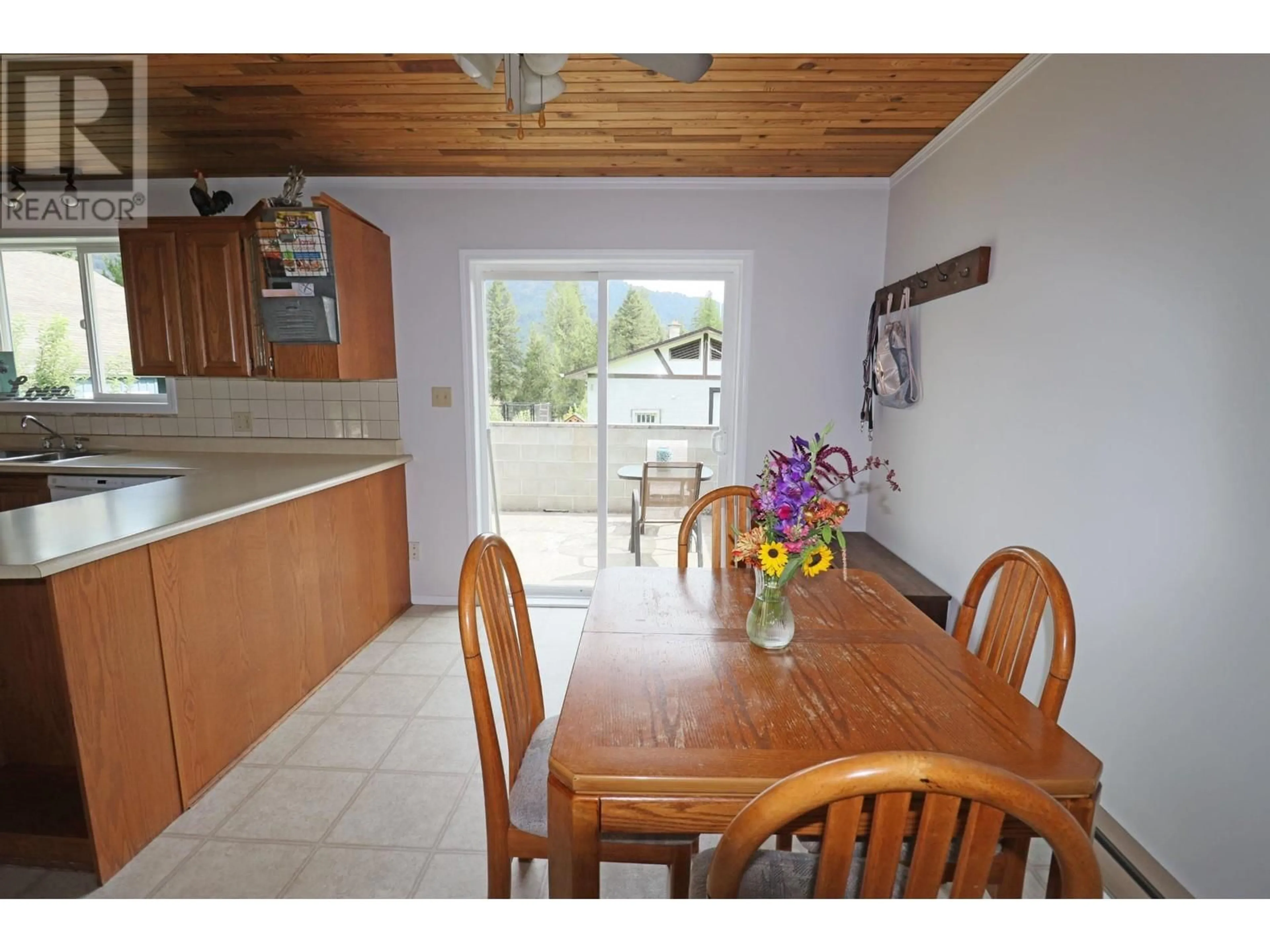 Dining room, unknown for 40 CHASE ROAD, Christina Lake British Columbia V0H1E0