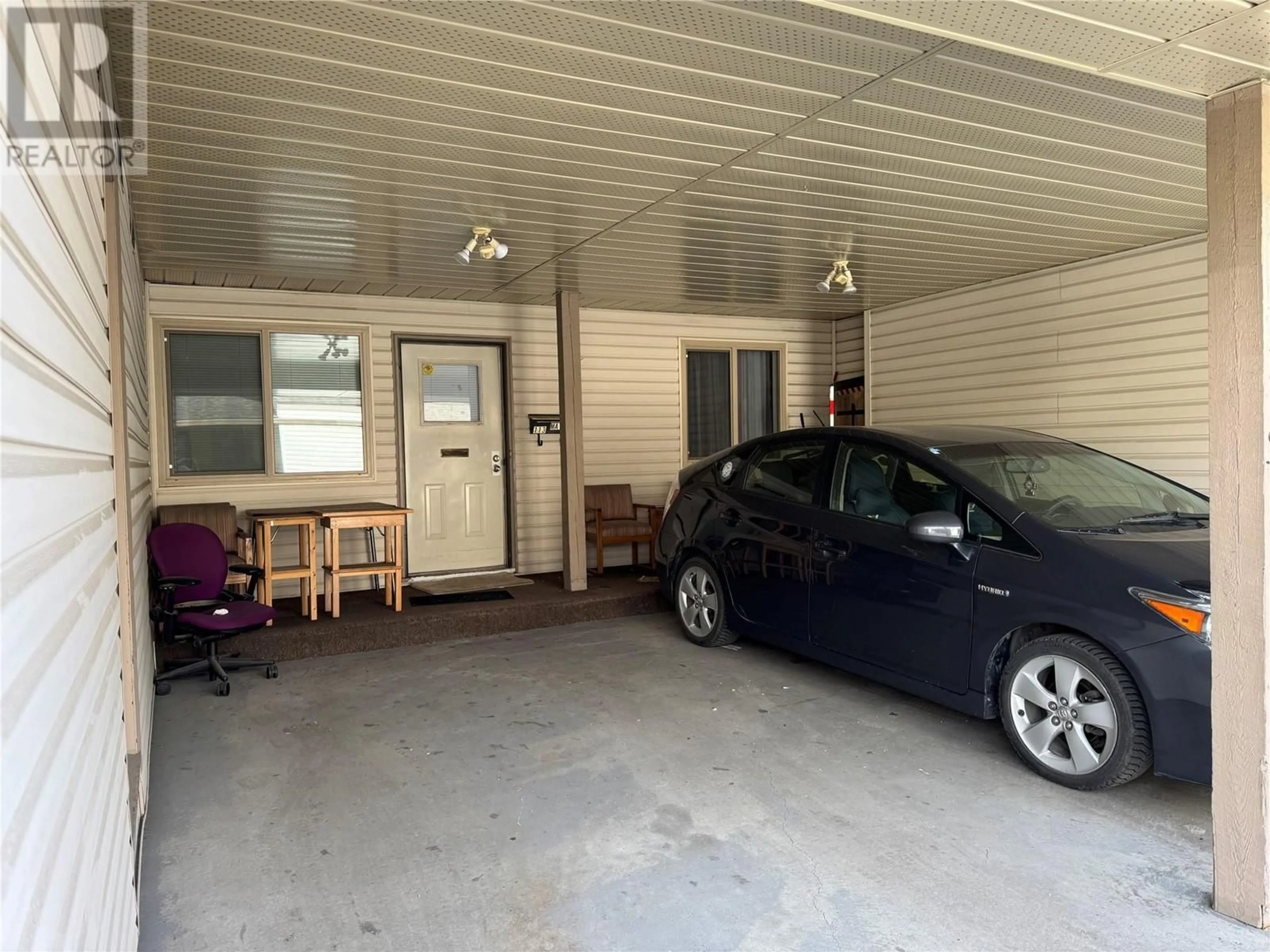 Indoor garage for 113 - 290 HIGHWAY 33 OTHER EAST, Kelowna British Columbia V1X2A3