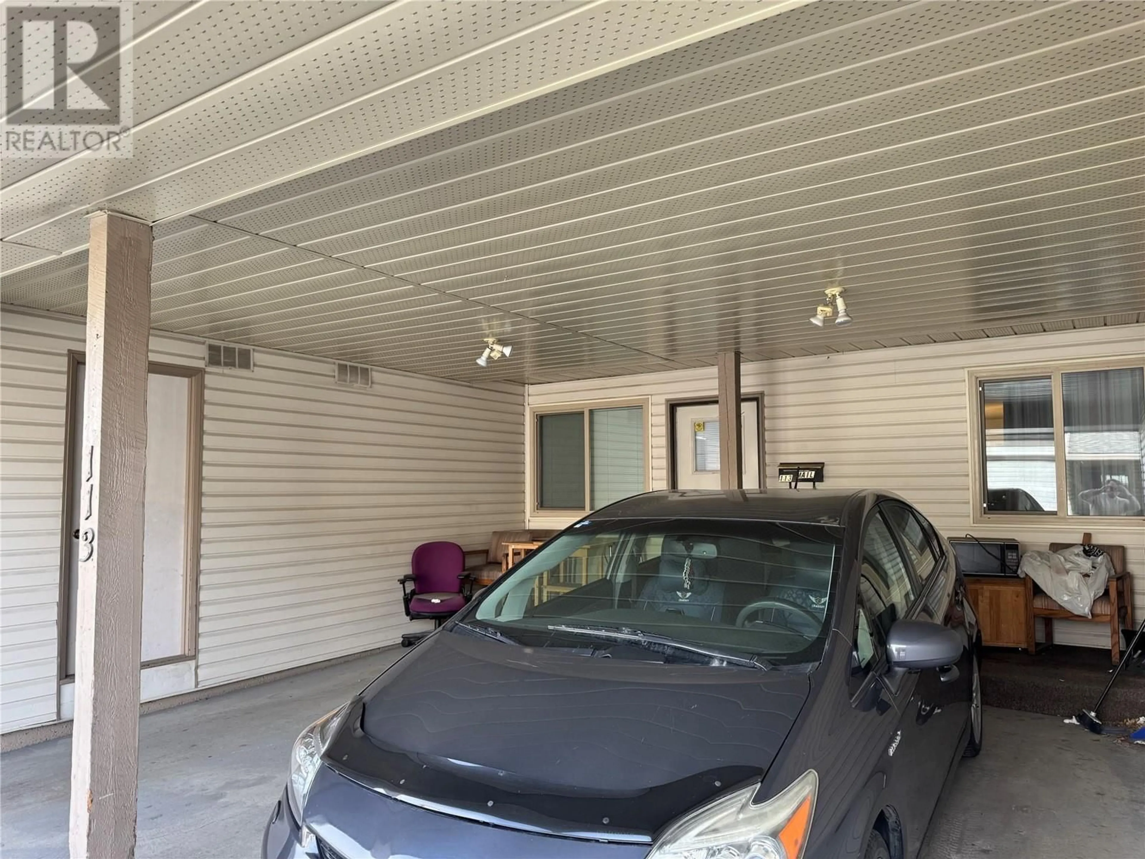 Indoor garage for 113 - 290 HIGHWAY 33 OTHER EAST, Kelowna British Columbia V1X2A3