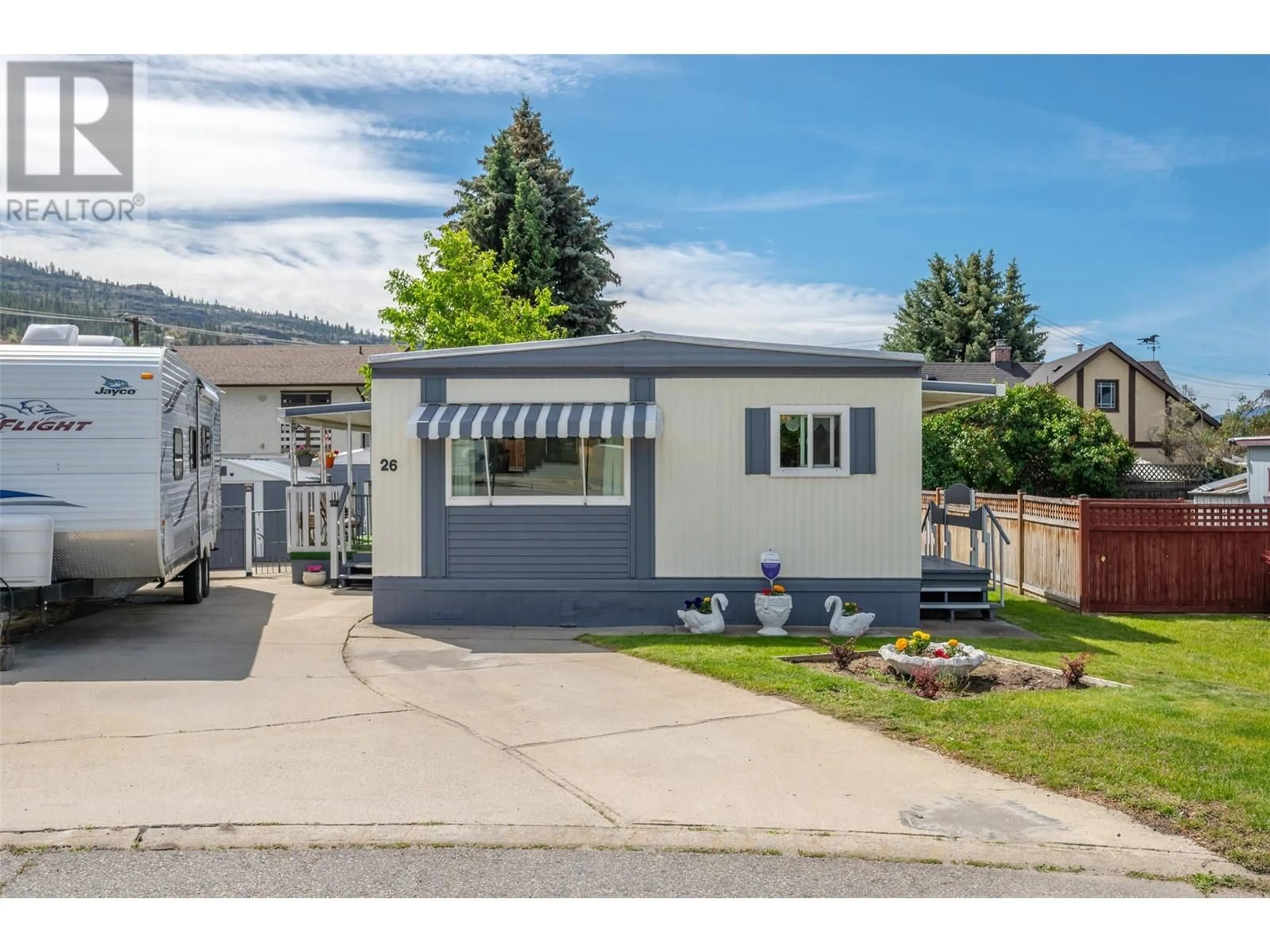 Home with vinyl exterior material, street for 26 - 2773 SOUTH MAIN STREET, Penticton British Columbia V2A5J5
