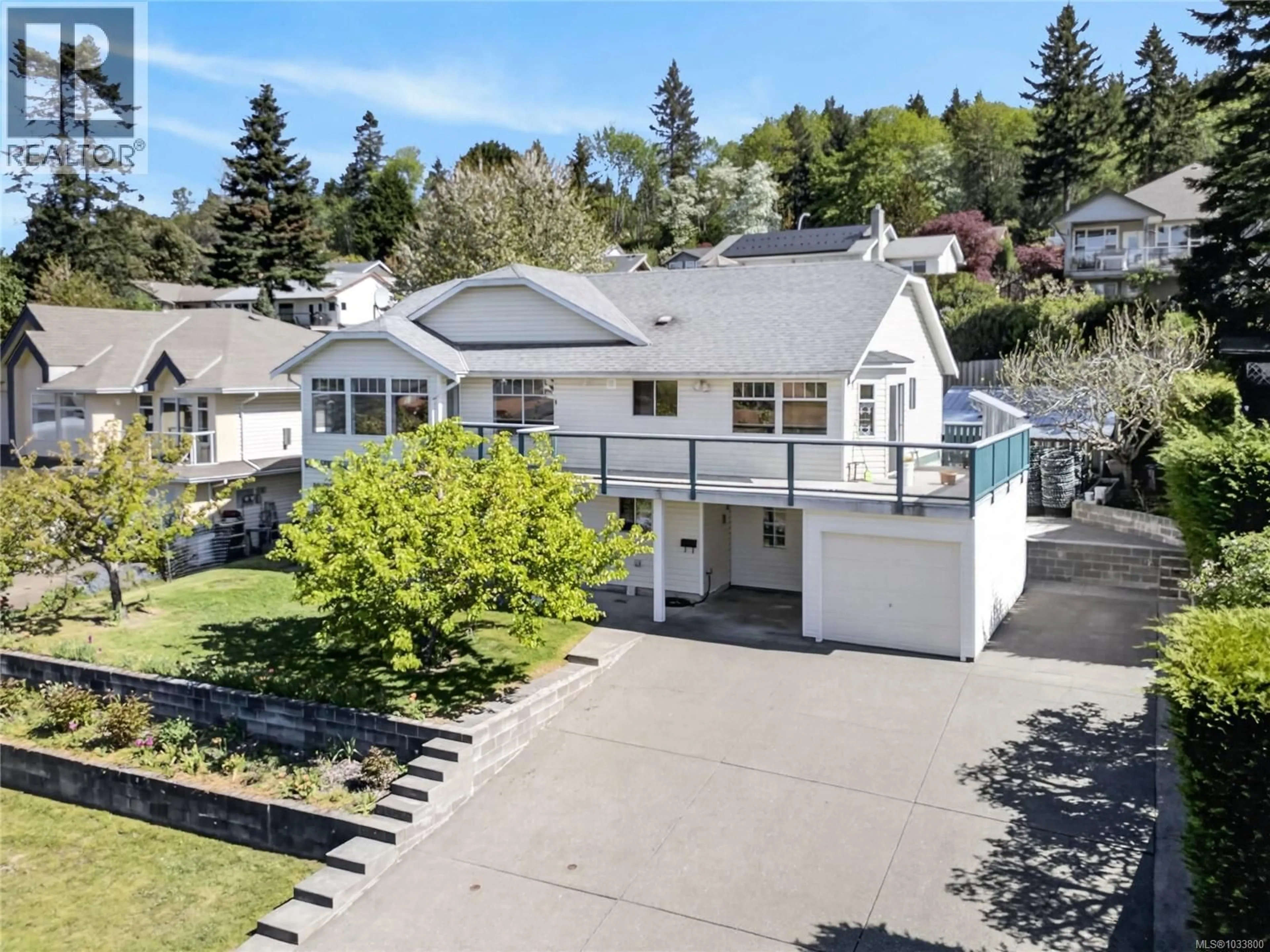 A pic from outside/outdoor area/front of a property/back of a property/a pic from drone, street for 365 PANORAMA CRESCENT, Courtenay British Columbia V9N6Y7