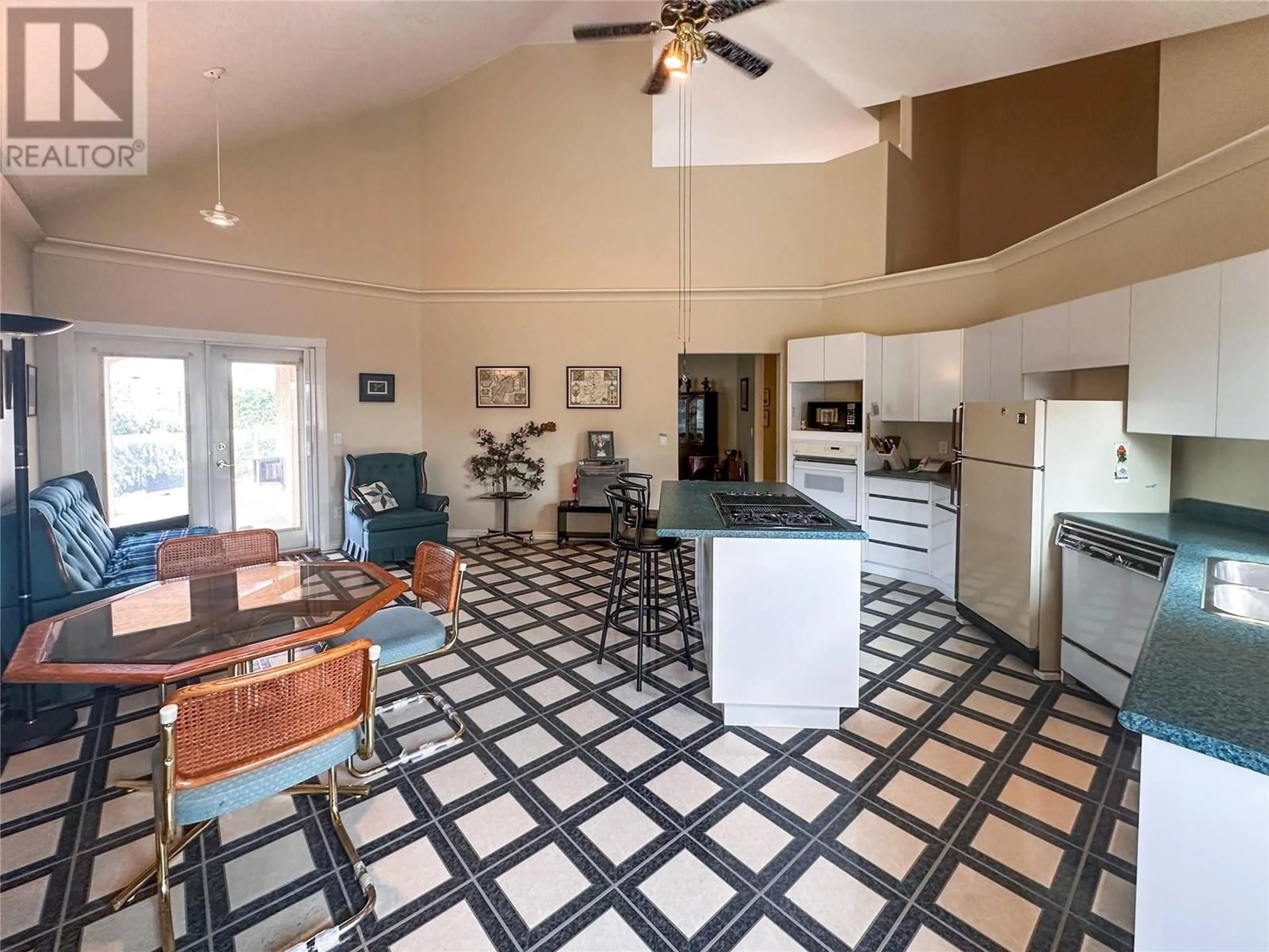 Open concept kitchen, ceramic/tile floor for 101 - 45 HUDSONS BAY TRAIL, Kamloops British Columbia V2C6N5