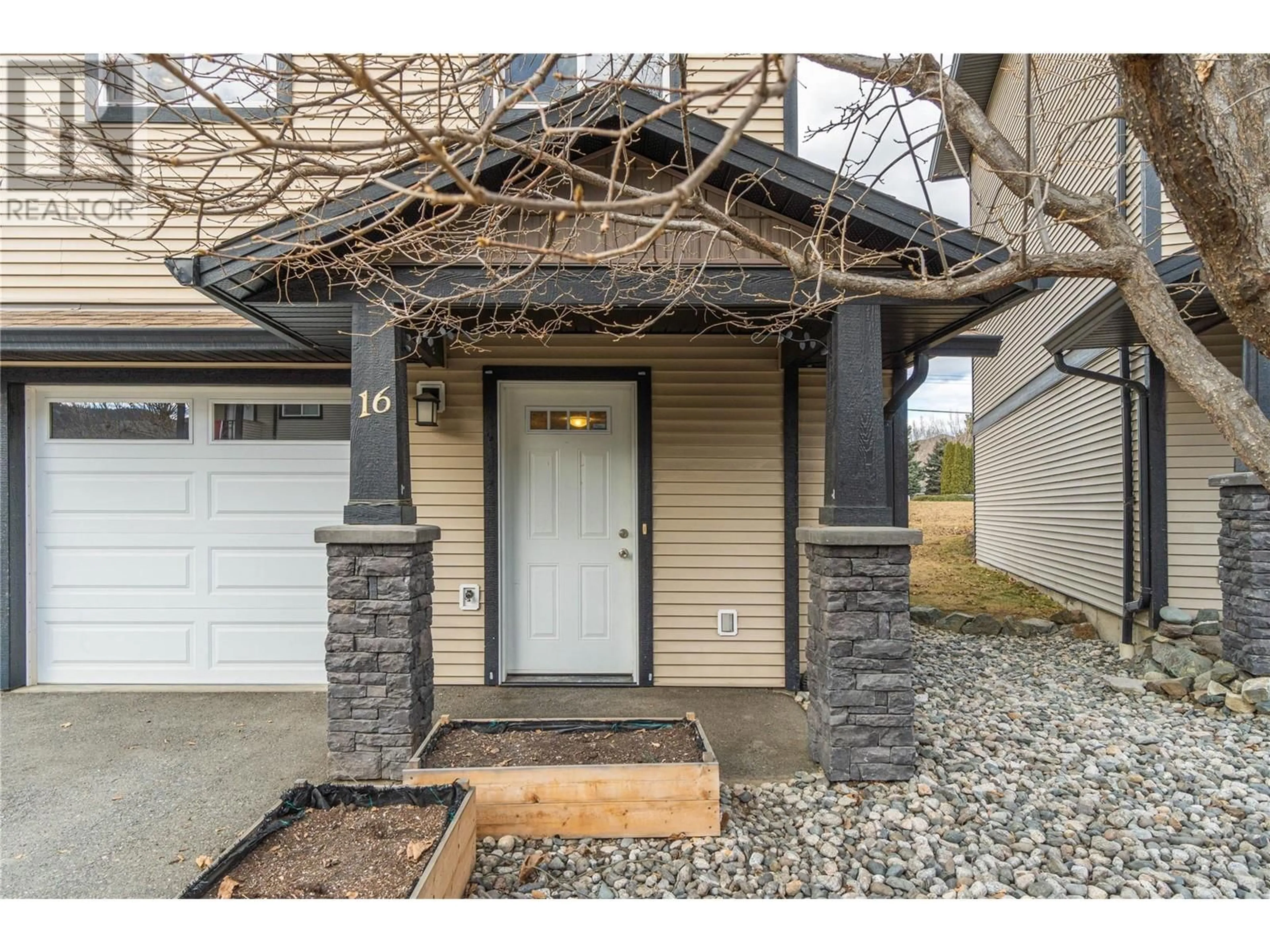 Indoor entryway for 1741 TRANQUILLE Road Unit# 16, Kamloops British Columbia V2B0C3