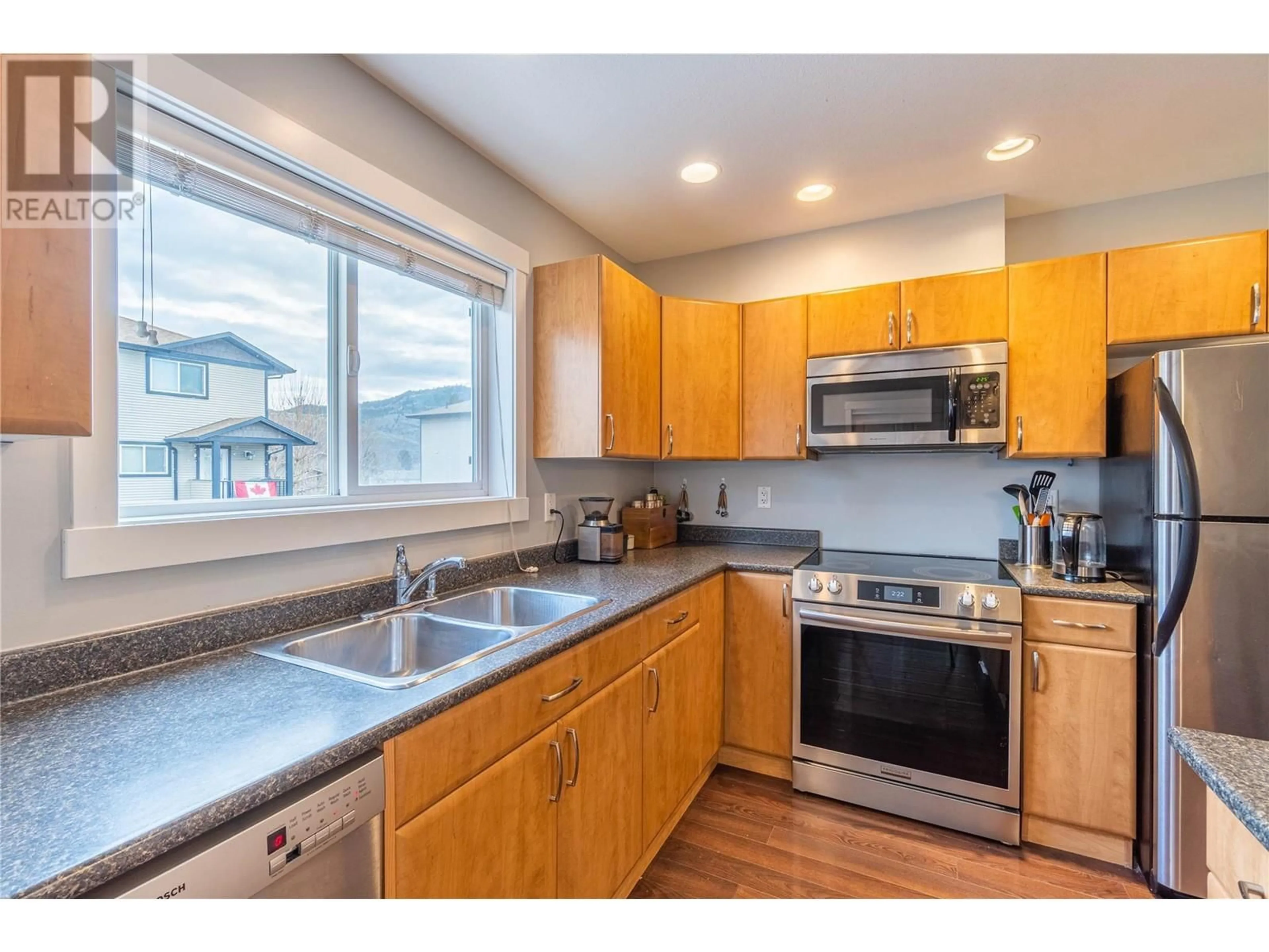 Standard kitchen, wood/laminate floor for 1741 TRANQUILLE Road Unit# 16, Kamloops British Columbia V2B0C3