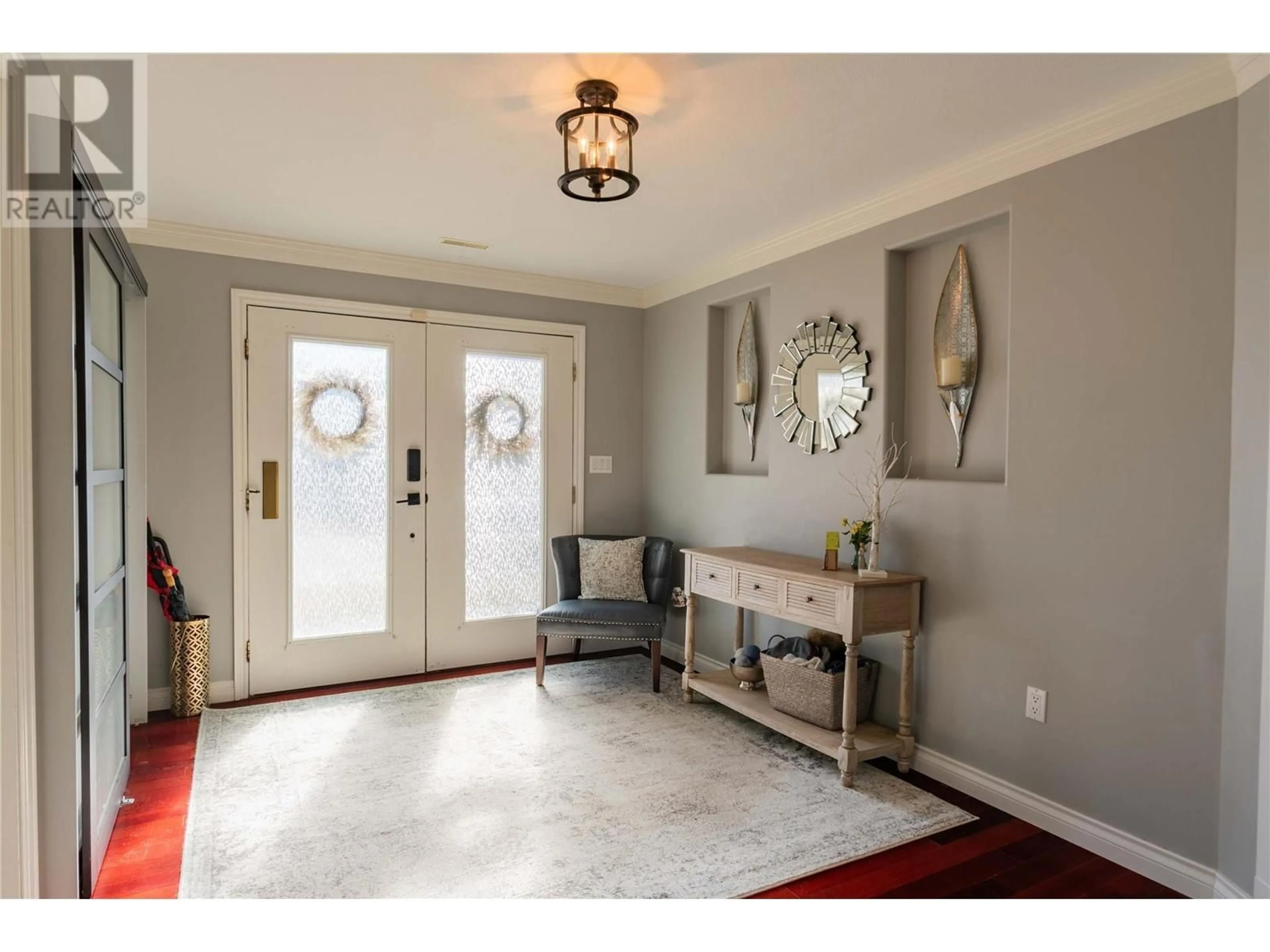 Indoor entryway for 2381 MCBRIDE STREET, Trail British Columbia V1R3A6