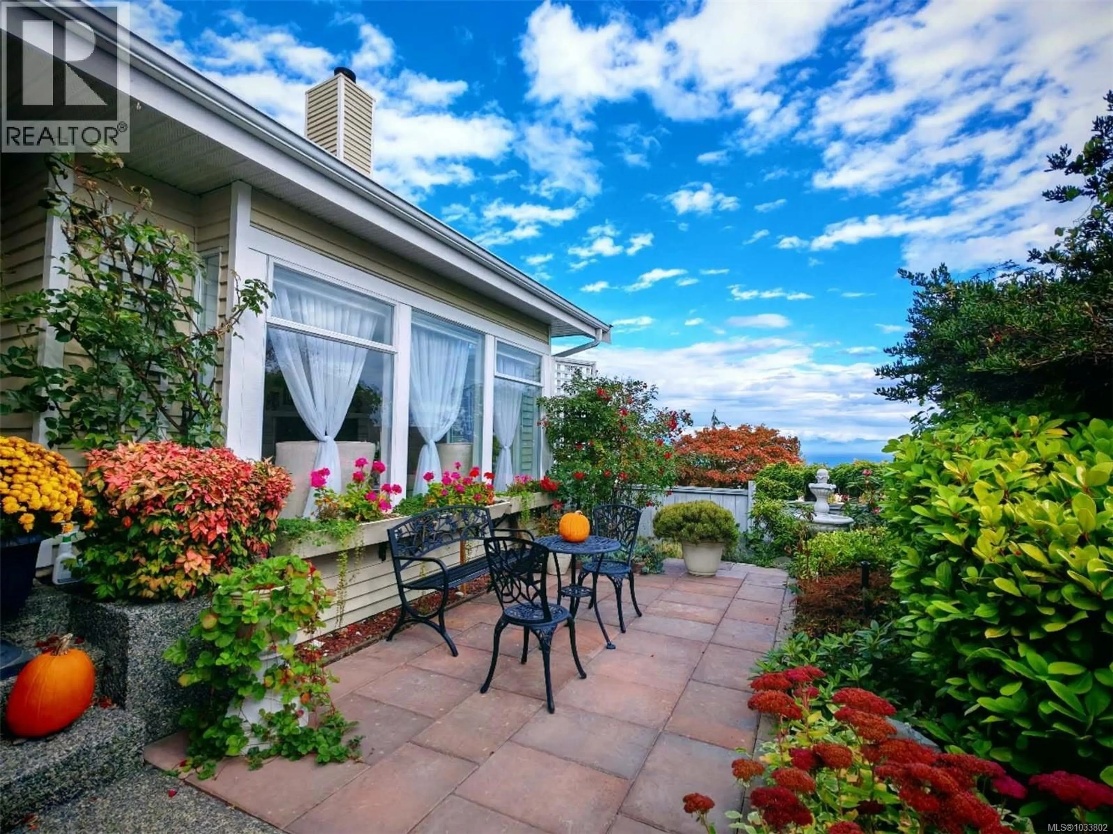 Patio, water/lake/river/ocean view for 3653 GLEN OAKS DRIVE, Nanaimo British Columbia V9T5L3
