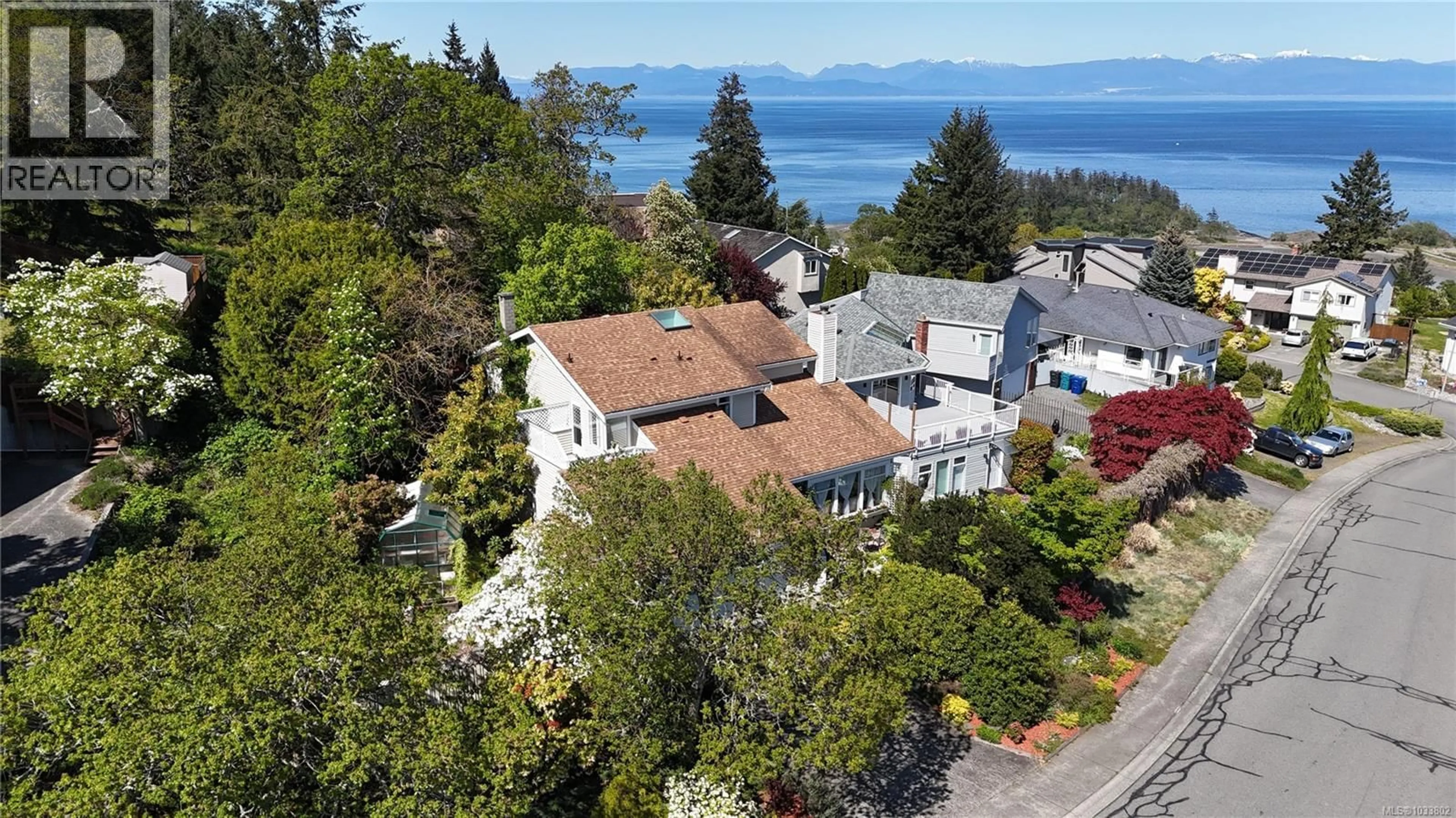 A pic from outside/outdoor area/front of a property/back of a property/a pic from drone, water/lake/river/ocean view for 3653 GLEN OAKS DRIVE, Nanaimo British Columbia V9T5L3