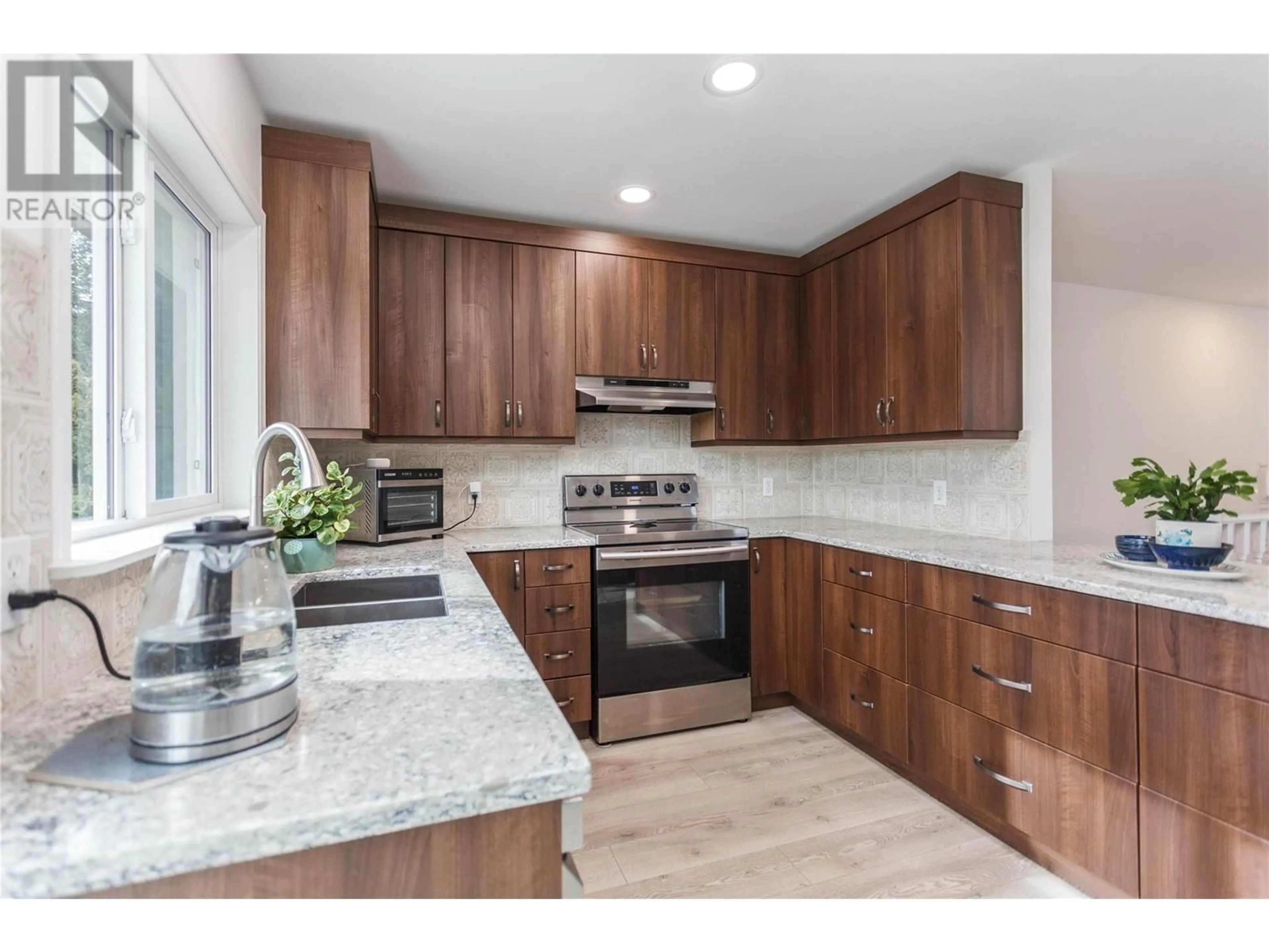 Open concept kitchen, unknown for 2250 Linea Crescent Lot# 10, Lumby British Columbia V0E2G0