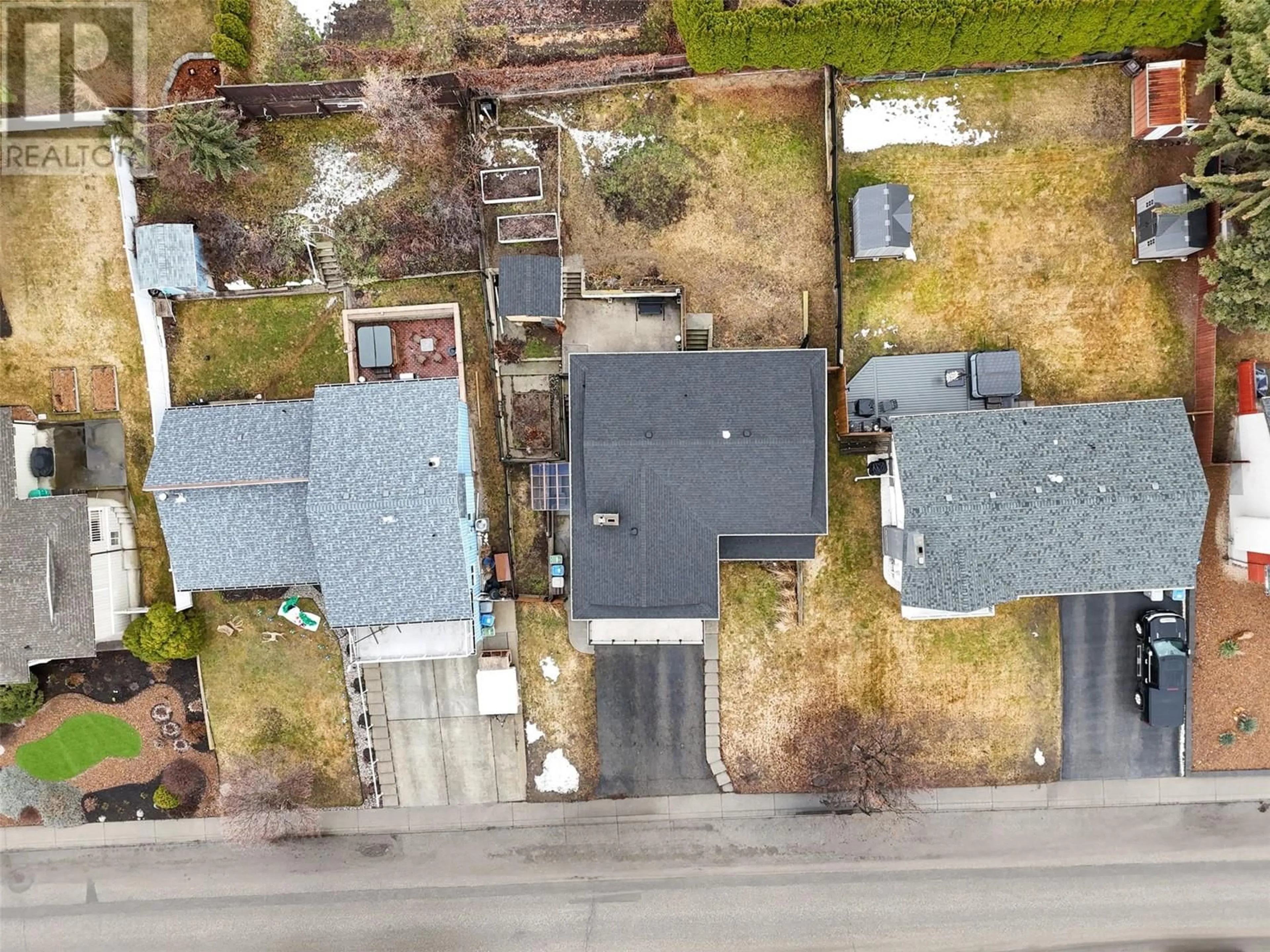 A pic from outside/outdoor area/front of a property/back of a property/a pic from drone, street for 2060 Sifton Avenue, Kamloops British Columbia V1S1B1