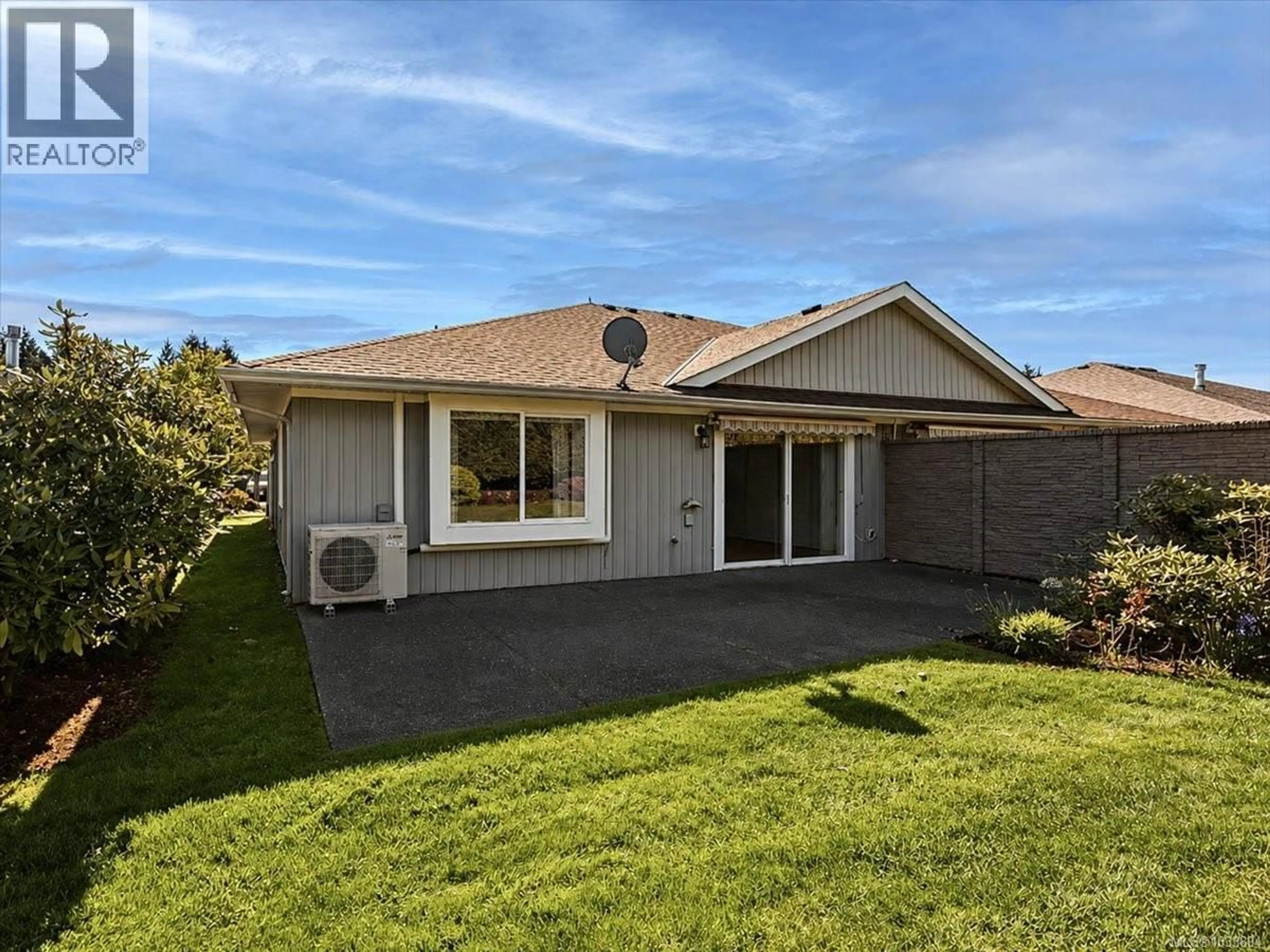 Home with vinyl exterior material, street for 114 - 1919 ST. ANDREWS PLACE, Courtenay British Columbia V9N9J4