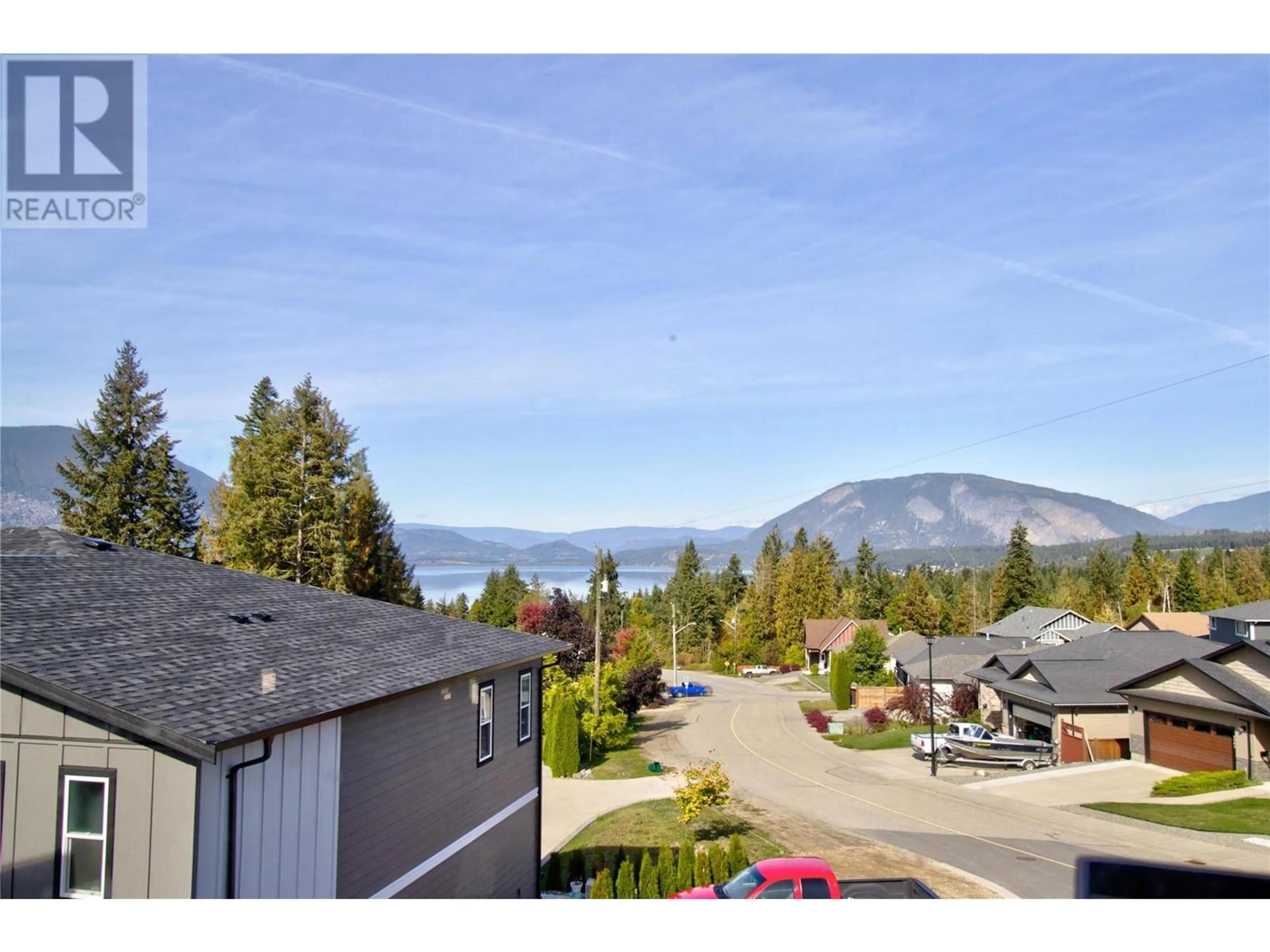 A pic from outside/outdoor area/front of a property/back of a property/a pic from drone, water/lake/river/ocean view for 5 - 1180 OLD AUTO ROAD SOUTHEAST, Salmon Arm British Columbia V1E2P5