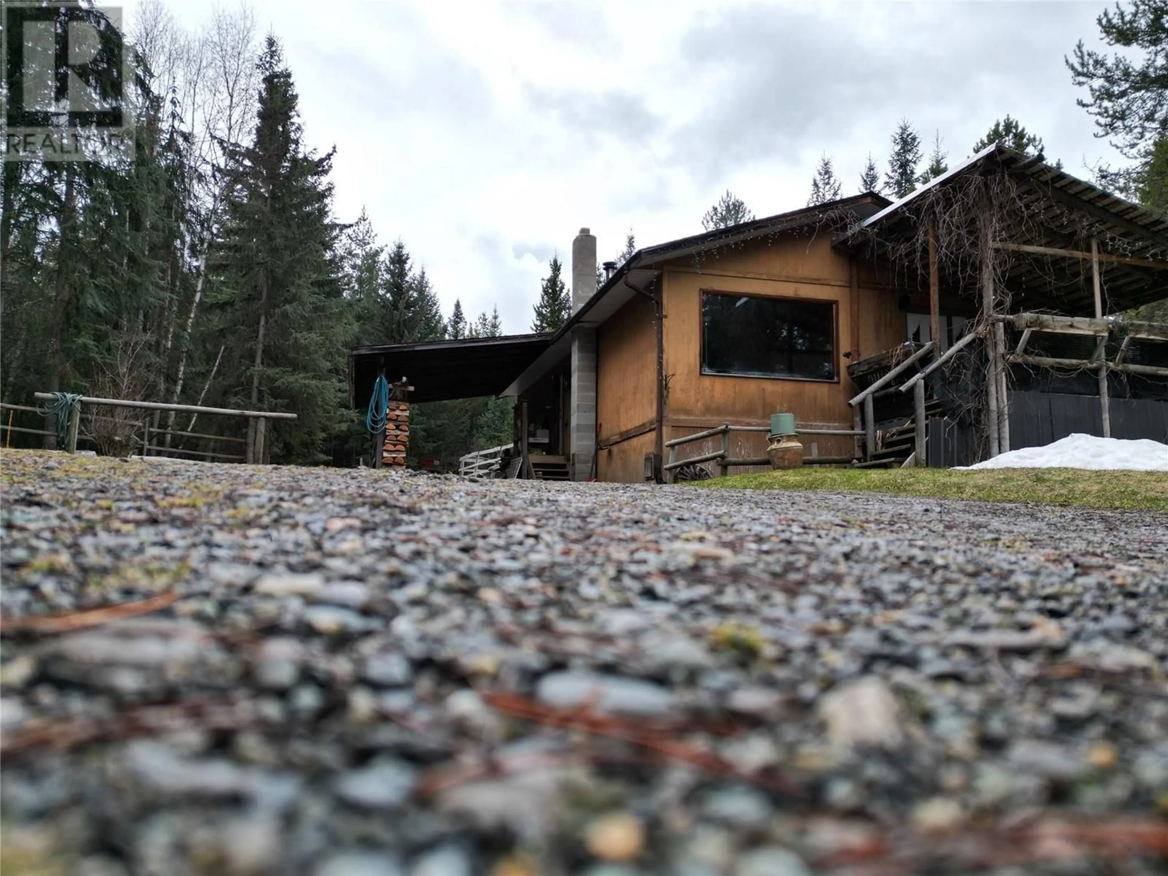 A pic from outside/outdoor area/front of a property/back of a property/a pic from drone, unknown for 44 HOLLINGSWORTH ROAD, Cherryville British Columbia V0E2G3
