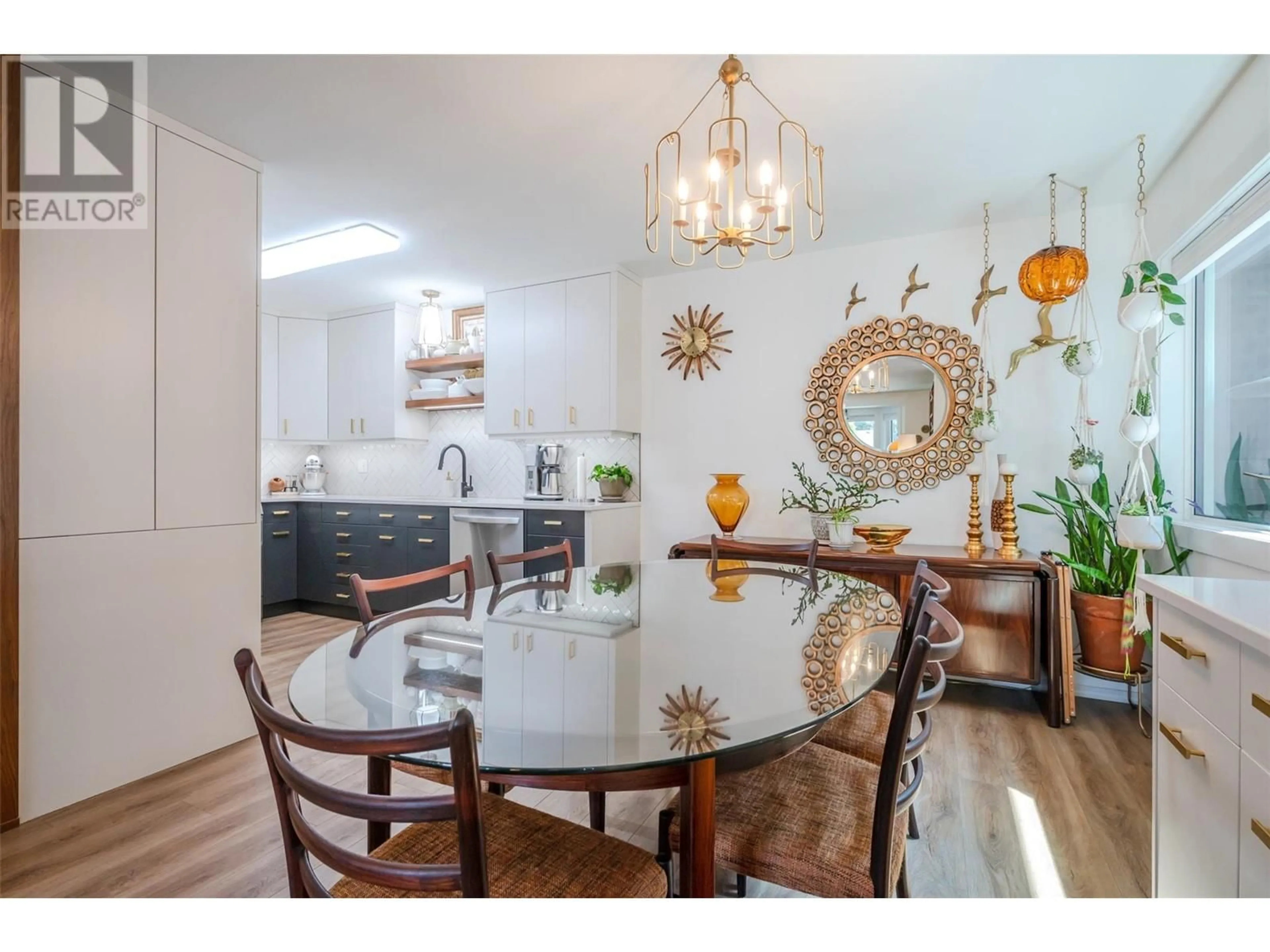 Dining room, wood/laminate floor for 104 - 183 MAPLE STREET, Penticton British Columbia V2A5V4