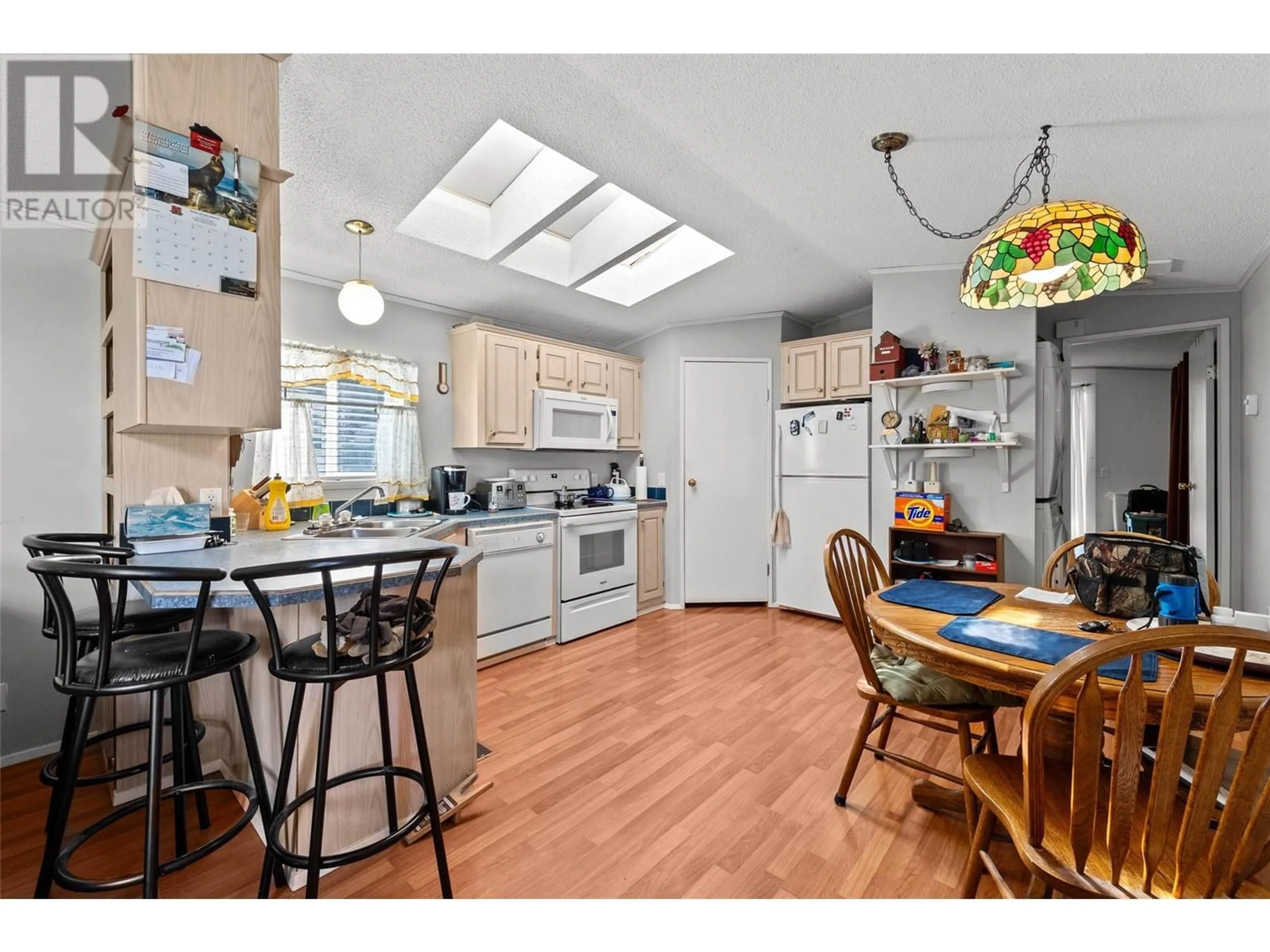 Open concept kitchen, unknown for 1250 Hillside Avenue Unit# 36, Chase British Columbia V0E1M0