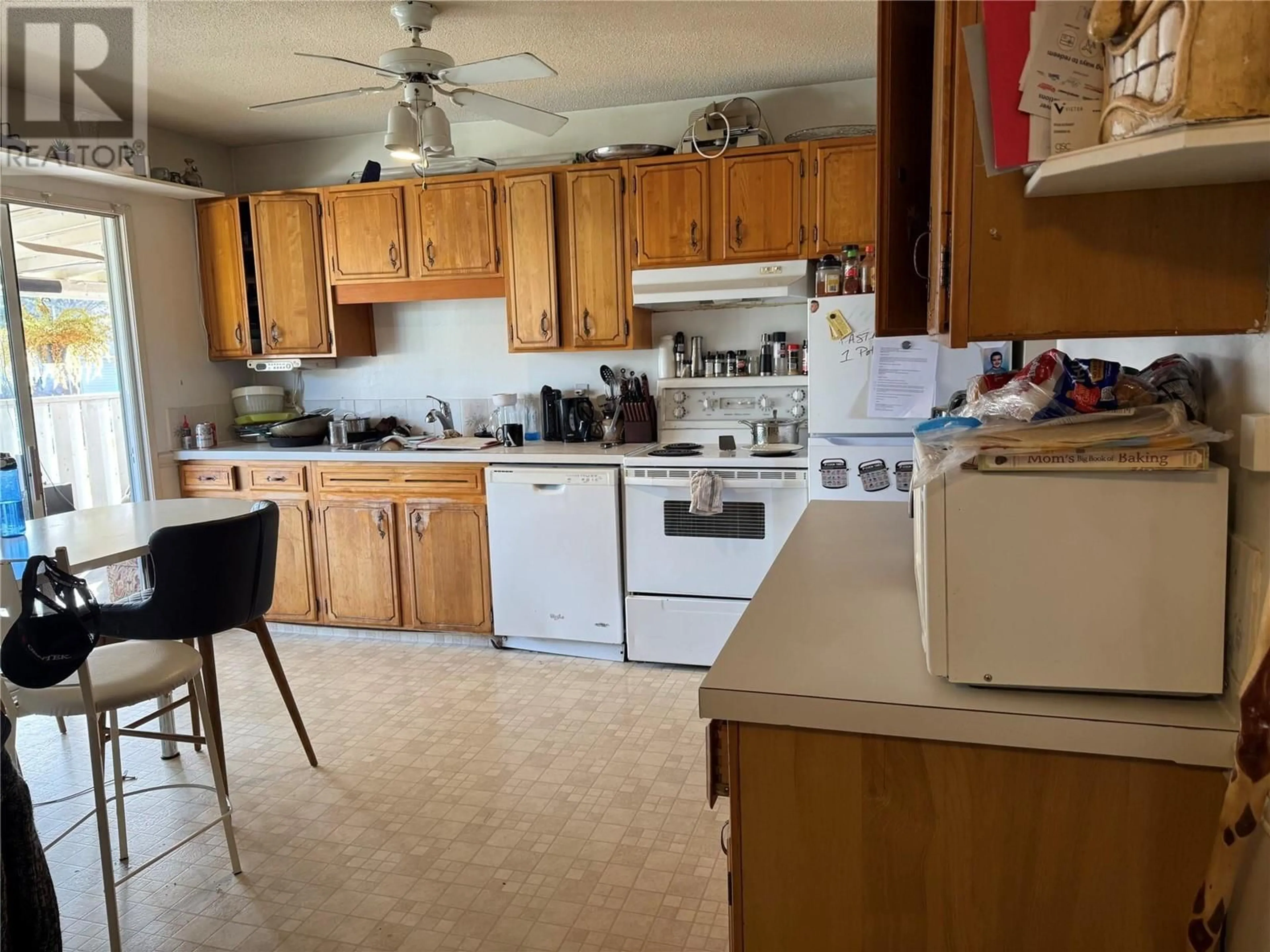 Standard kitchen, unknown for 395 PERTH ROAD, Kelowna British Columbia V1X3R5