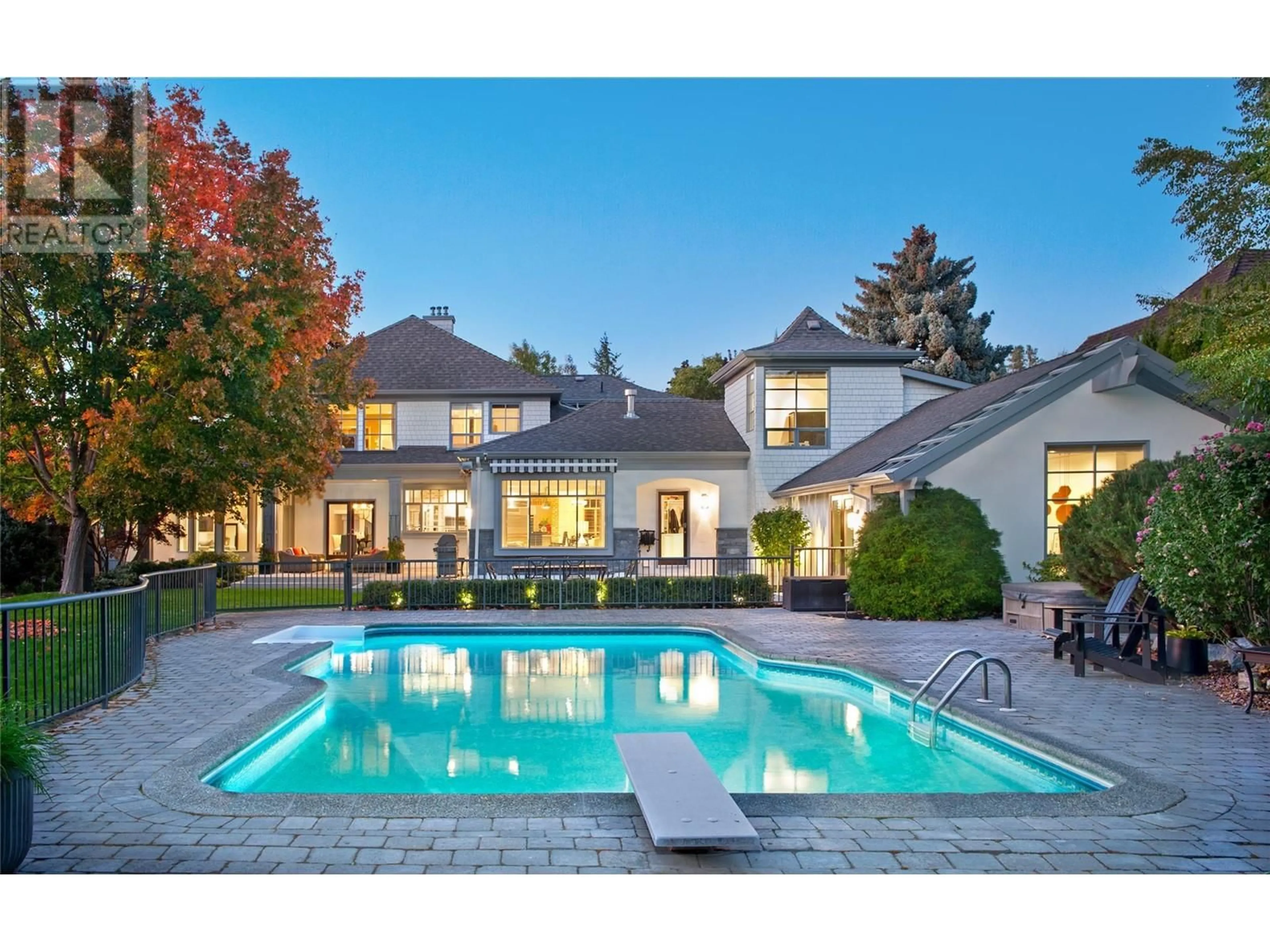 Pool for 439 FARRIS ROAD, Kelowna British Columbia V1W1N1