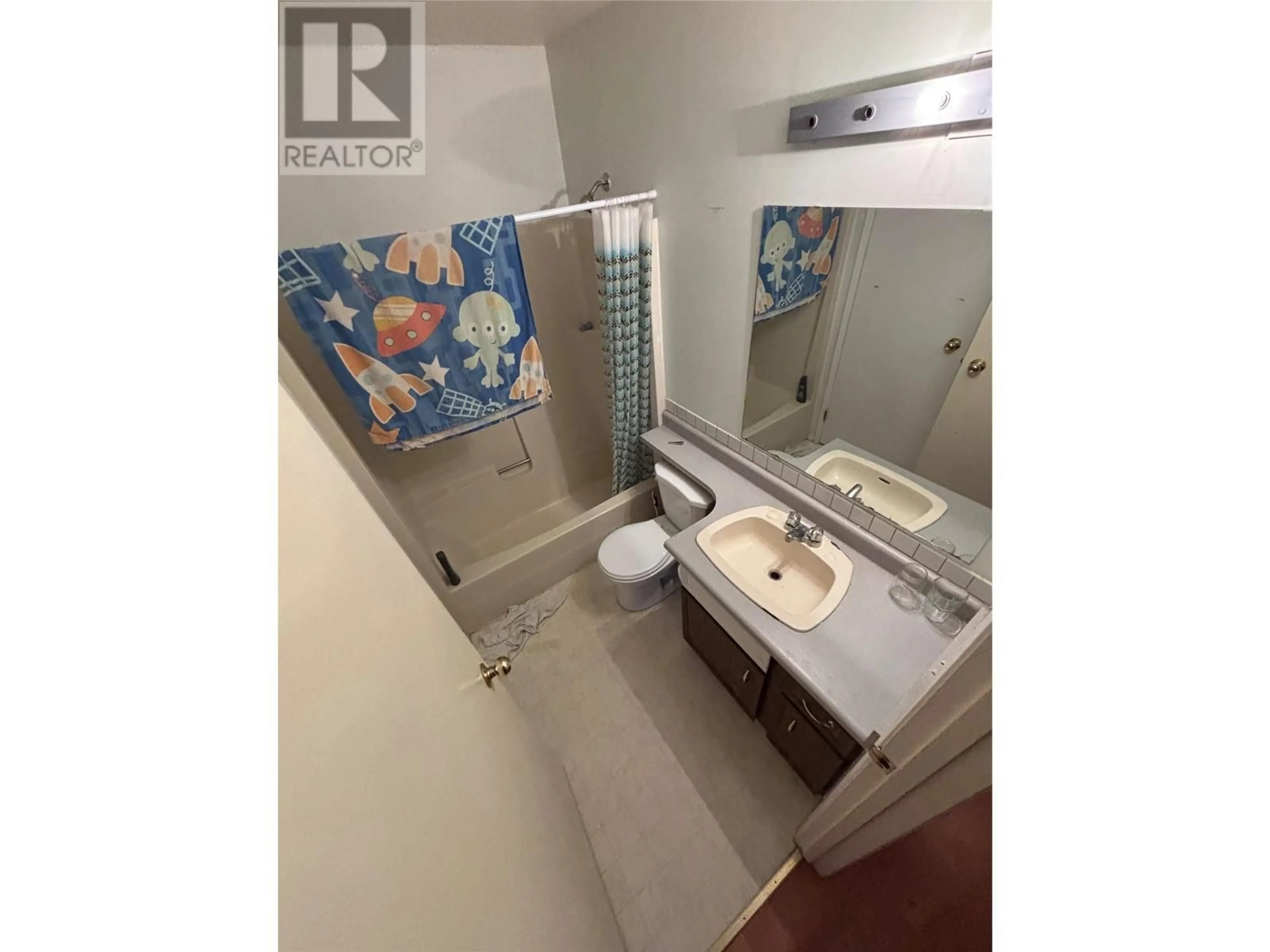 Standard bathroom, unknown for 140 GREELY CRESCENT, Revelstoke British Columbia V0E2S0