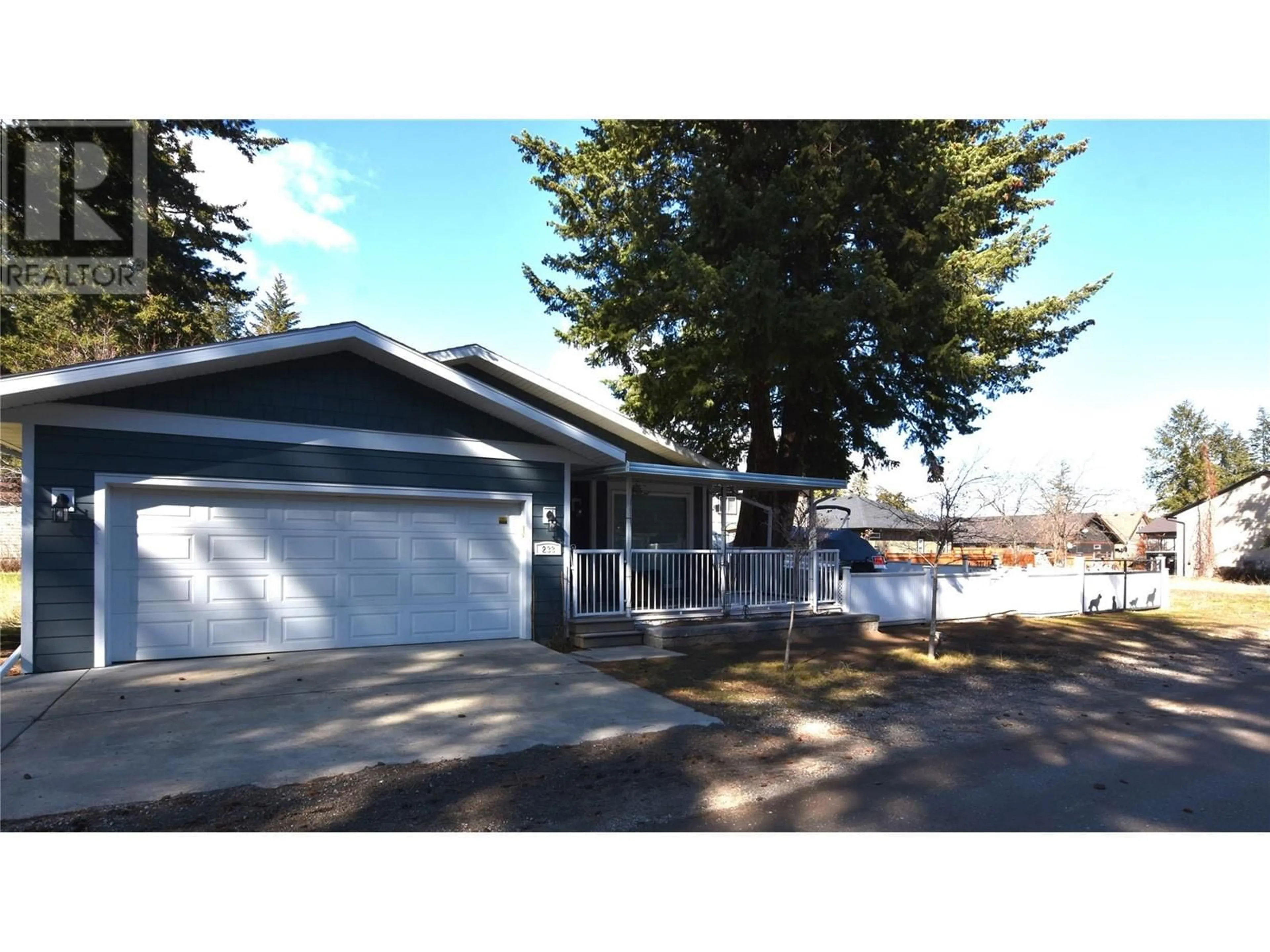 Home with vinyl exterior material, street for 233 234 FALCON AVENUE, Vernon British Columbia V1H2A1
