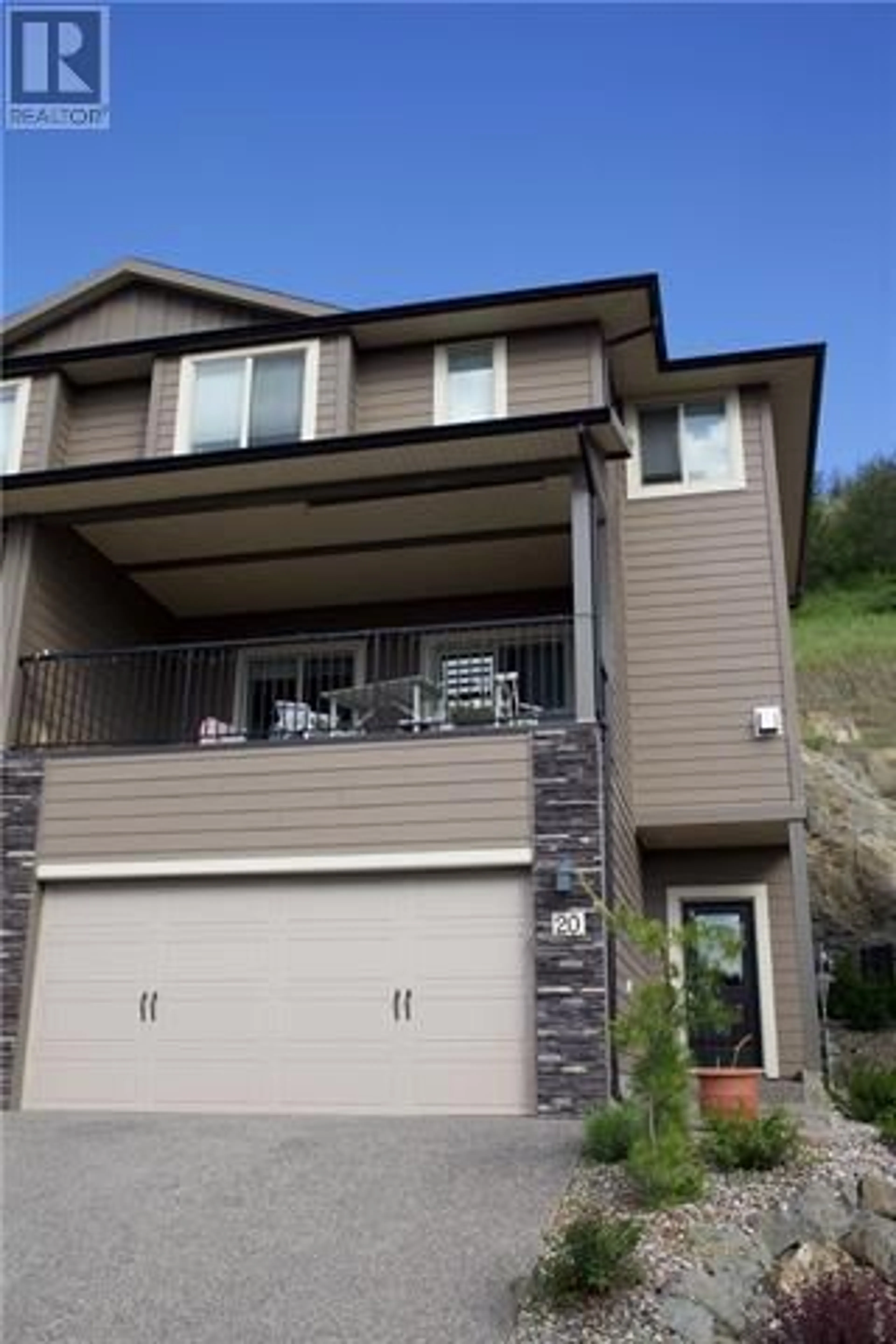 Home with vinyl exterior material, mountain view for 1040 Mt Revelstoke Place Unit# 20, Vernon British Columbia V1B4E3