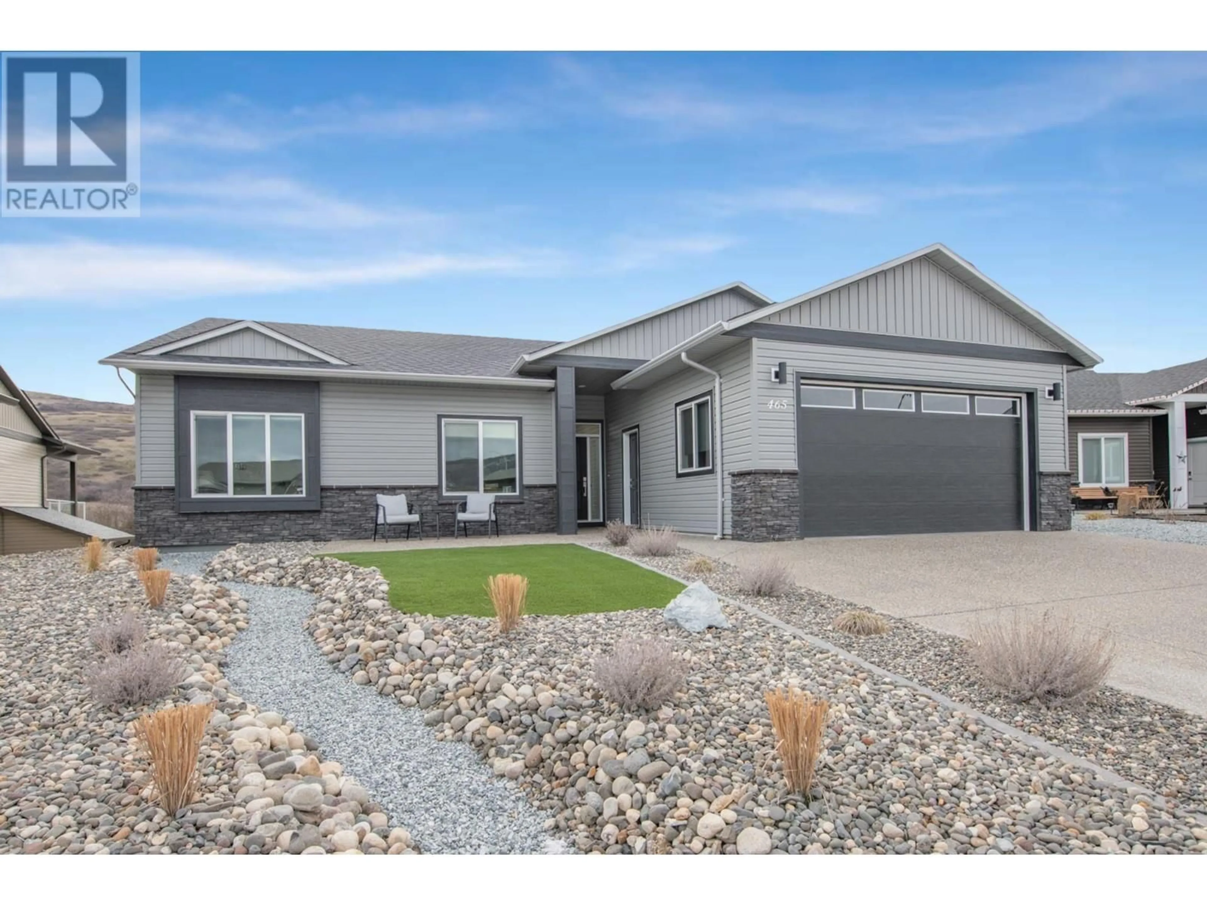 Home with vinyl exterior material, street for 465 4 STREET, Vernon British Columbia V1H1Z1