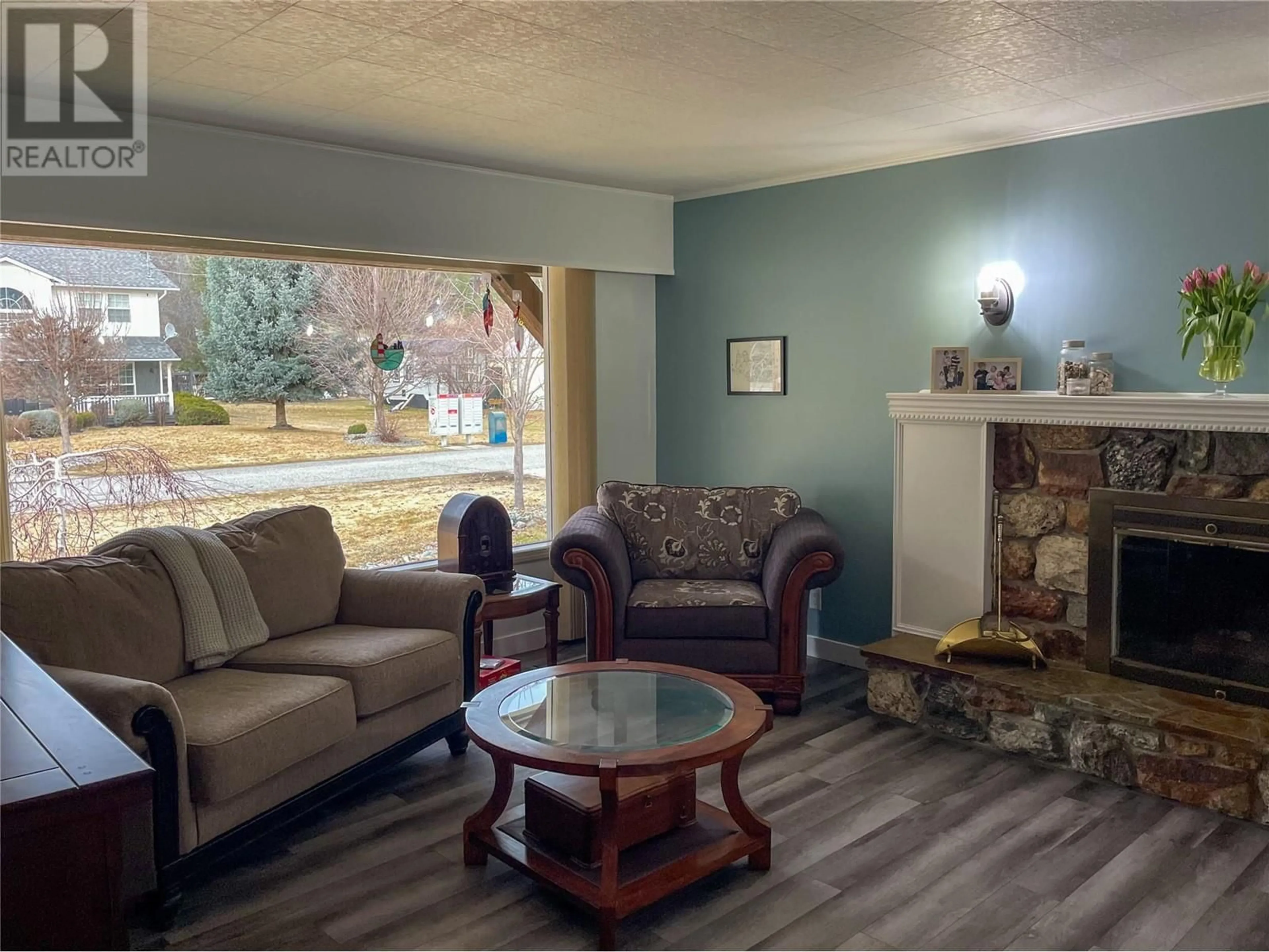Living room with furniture, unknown for 6300 COLLEGE ROAD, Grand Forks British Columbia V0H1H2