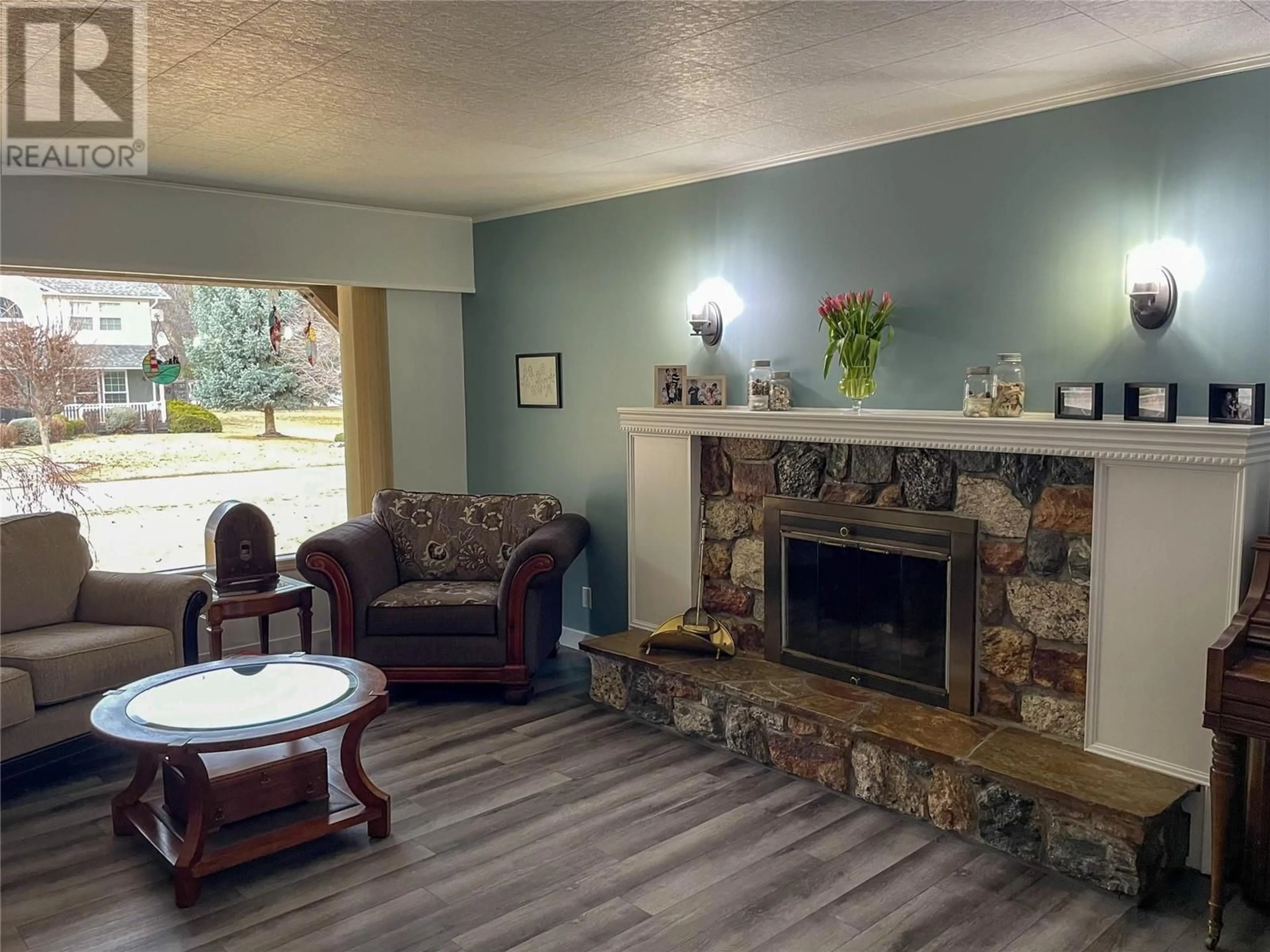 Living room with furniture, unknown for 6300 COLLEGE ROAD, Grand Forks British Columbia V0H1H2