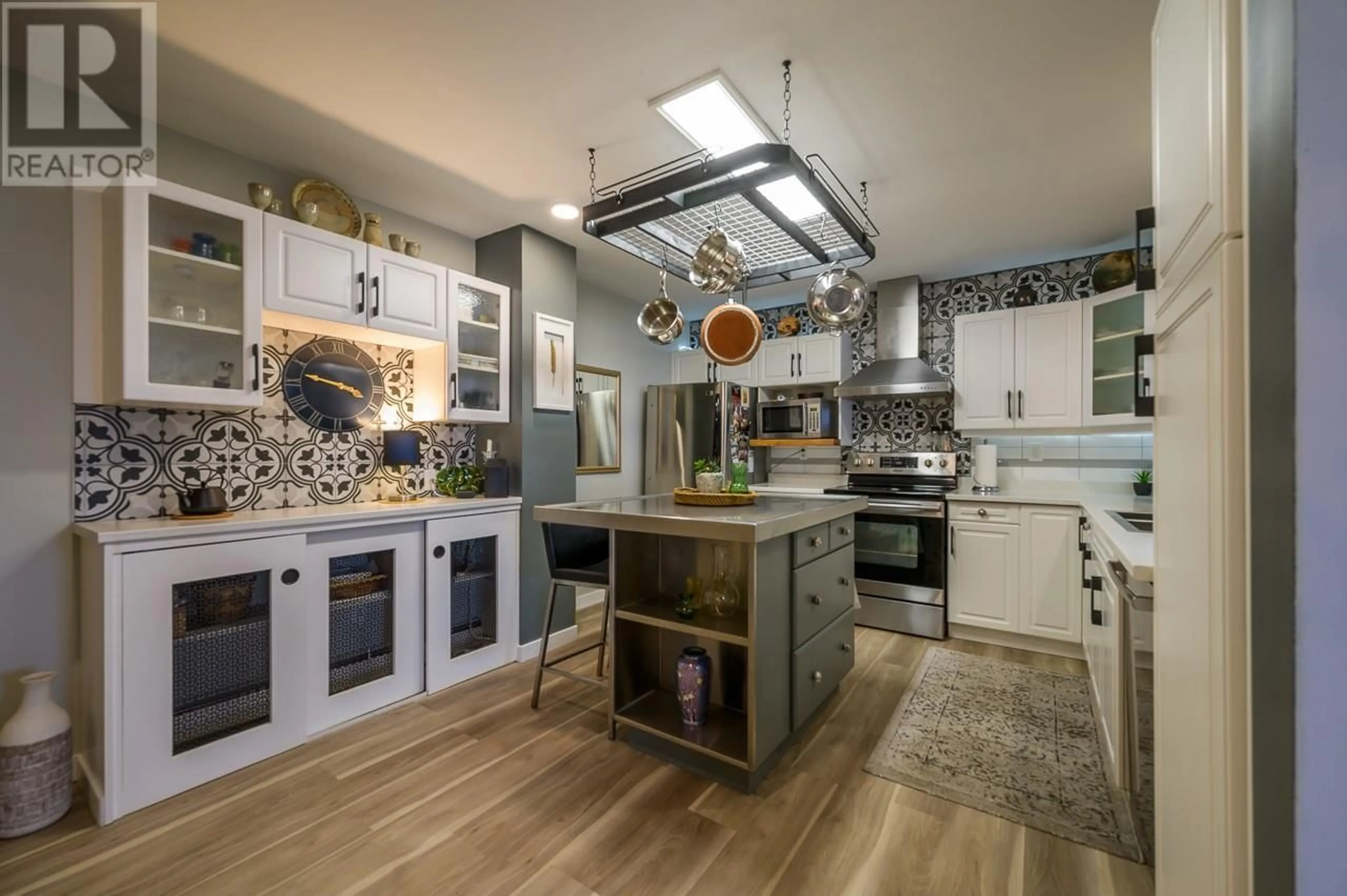Open concept kitchen, ceramic/tile floor for 5 - 750 DUNROBIN DRIVE, Kamloops British Columbia V1S1X3